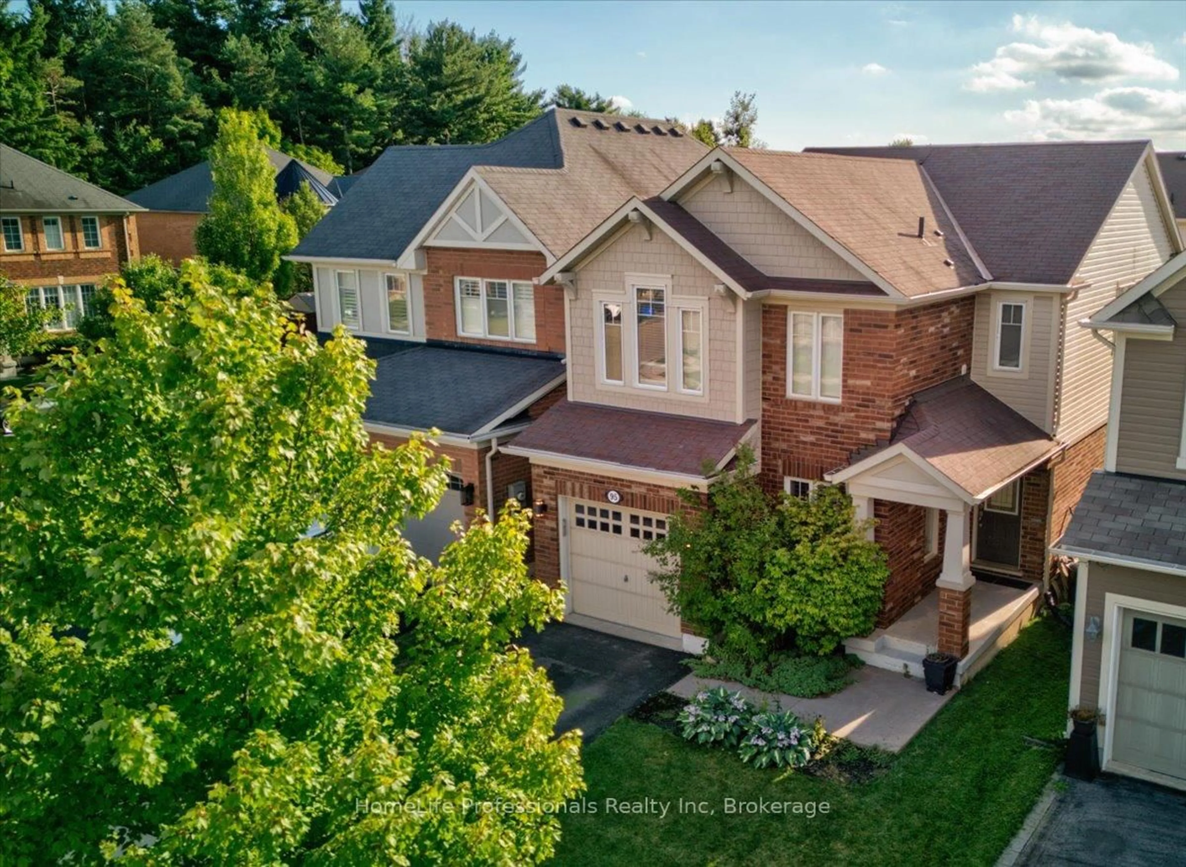 A pic from outside/outdoor area/front of a property/back of a property/a pic from drone, street for 95 Emick Dr, Hamilton Ontario L9K 0C9