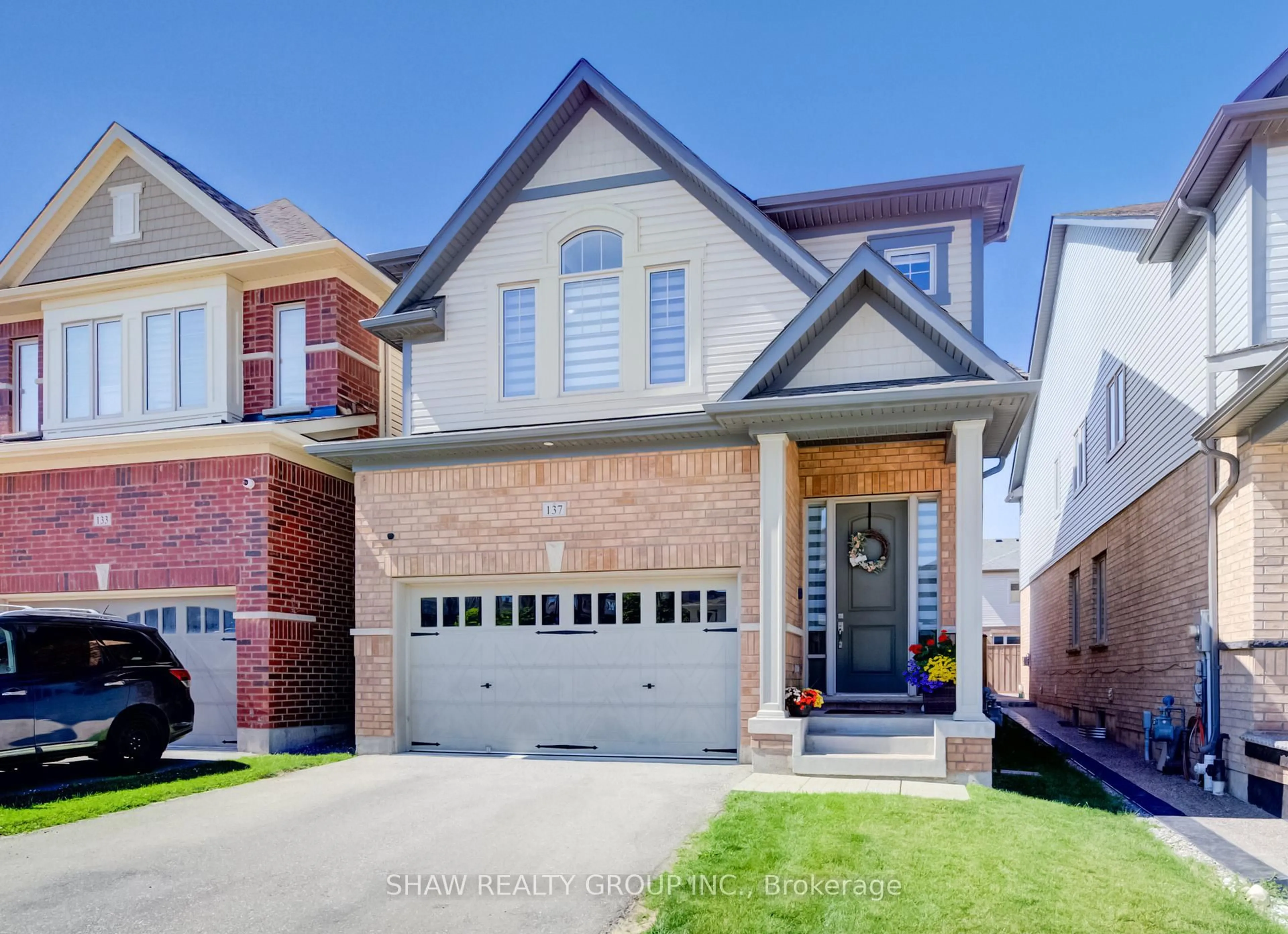 Home with brick exterior material, street for 137 Haldimand St, Kitchener Ontario N2R 0R2