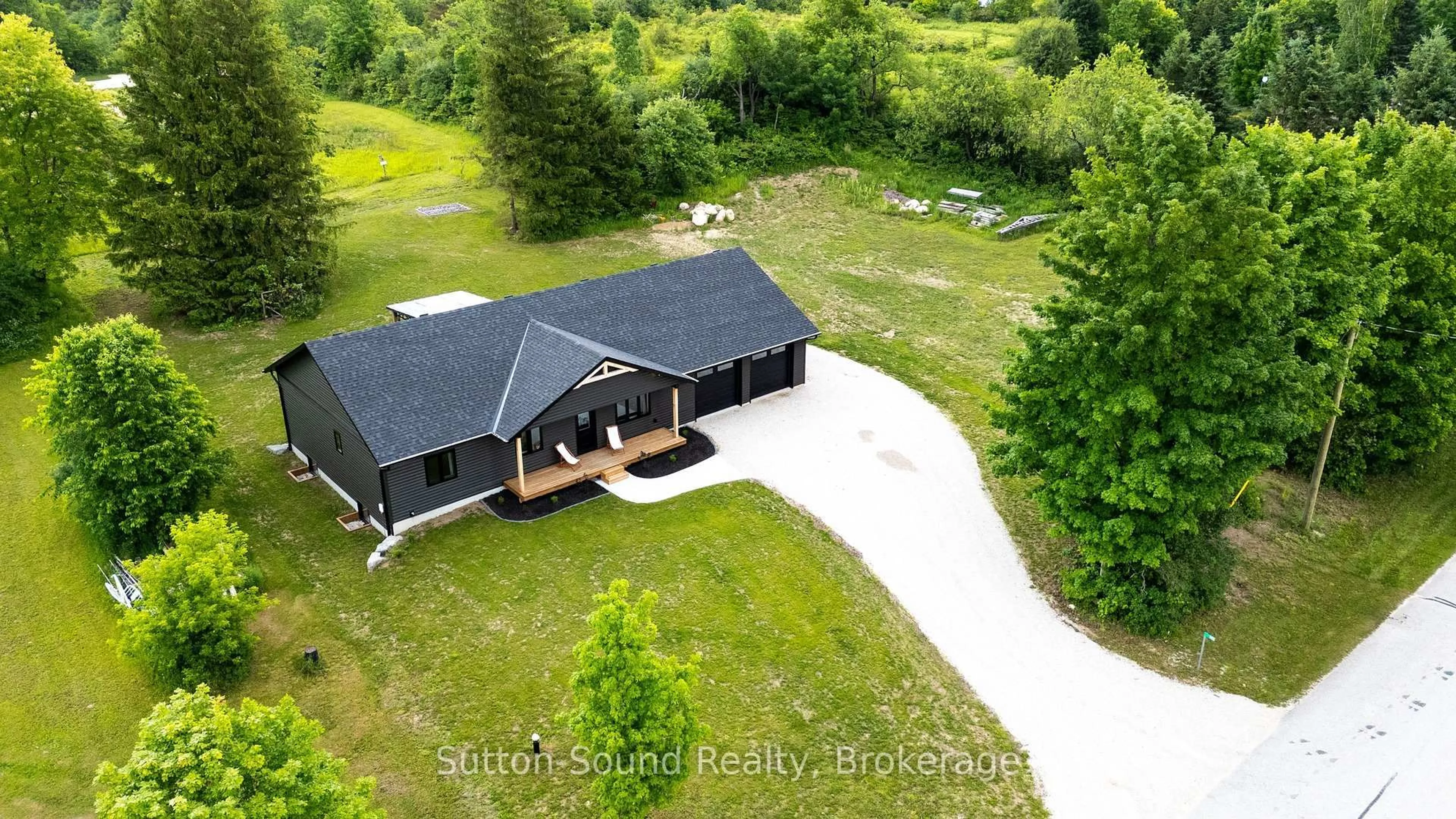 A pic from outside/outdoor area/front of a property/back of a property/a pic from drone, unknown for 115 Gordon St, Chatsworth Ontario N0H 2V0