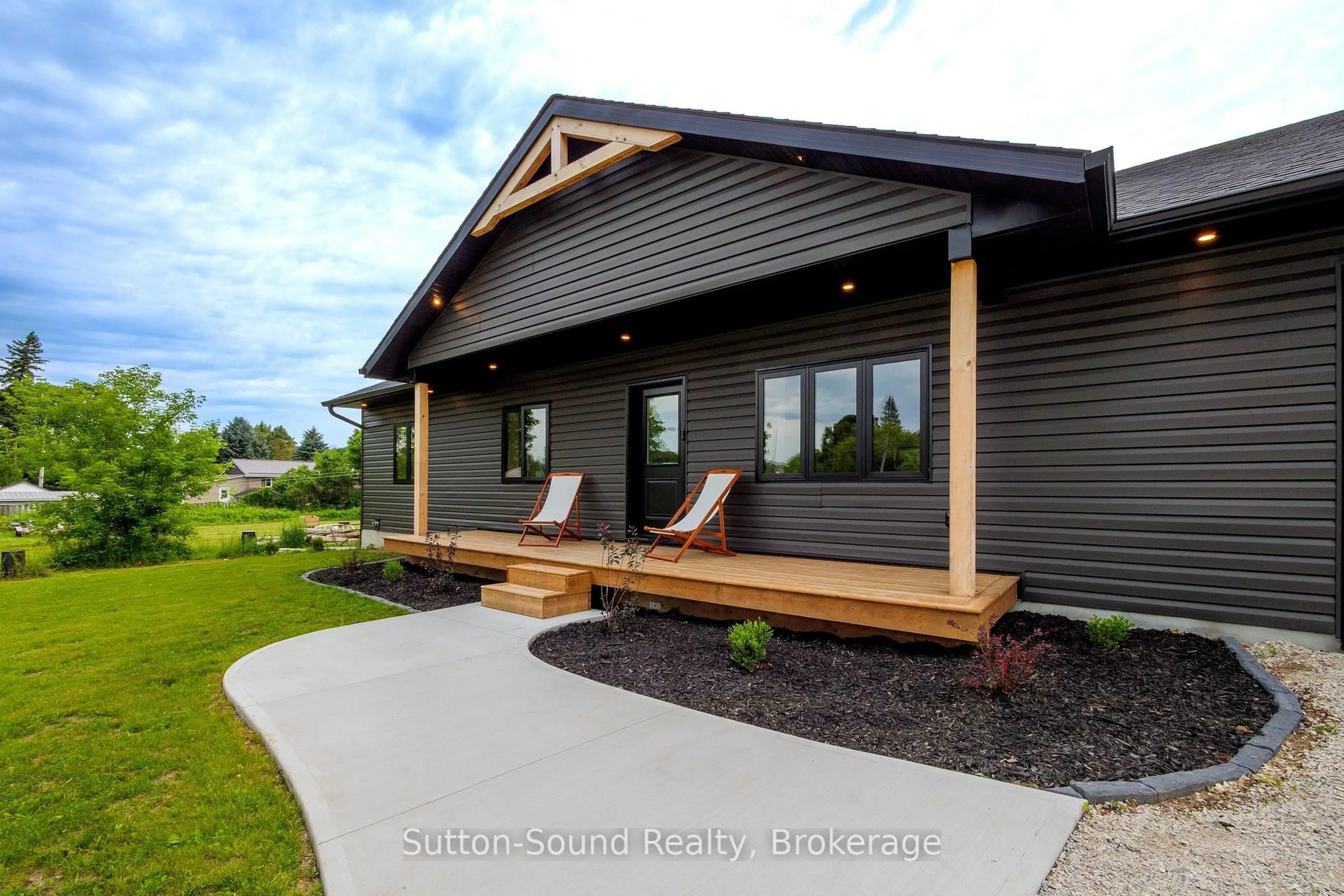 Home with vinyl exterior material, street for 115 Gordon St, Chatsworth Ontario N0H 2V0