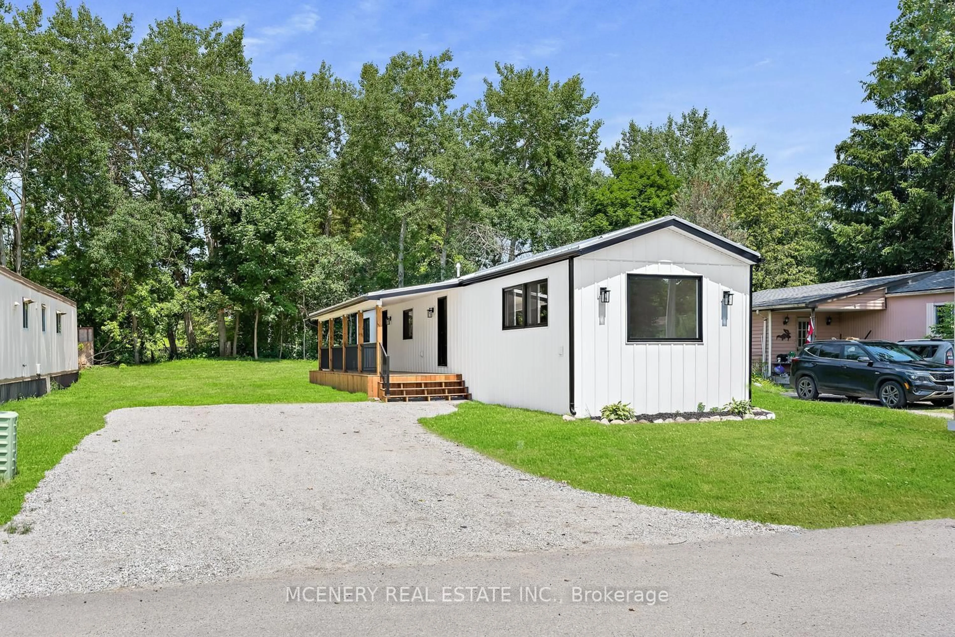 A pic from outside/outdoor area/front of a property/back of a property/a pic from drone, unknown for 16 HEATHER Ave, Erin Ontario N0B 1T0