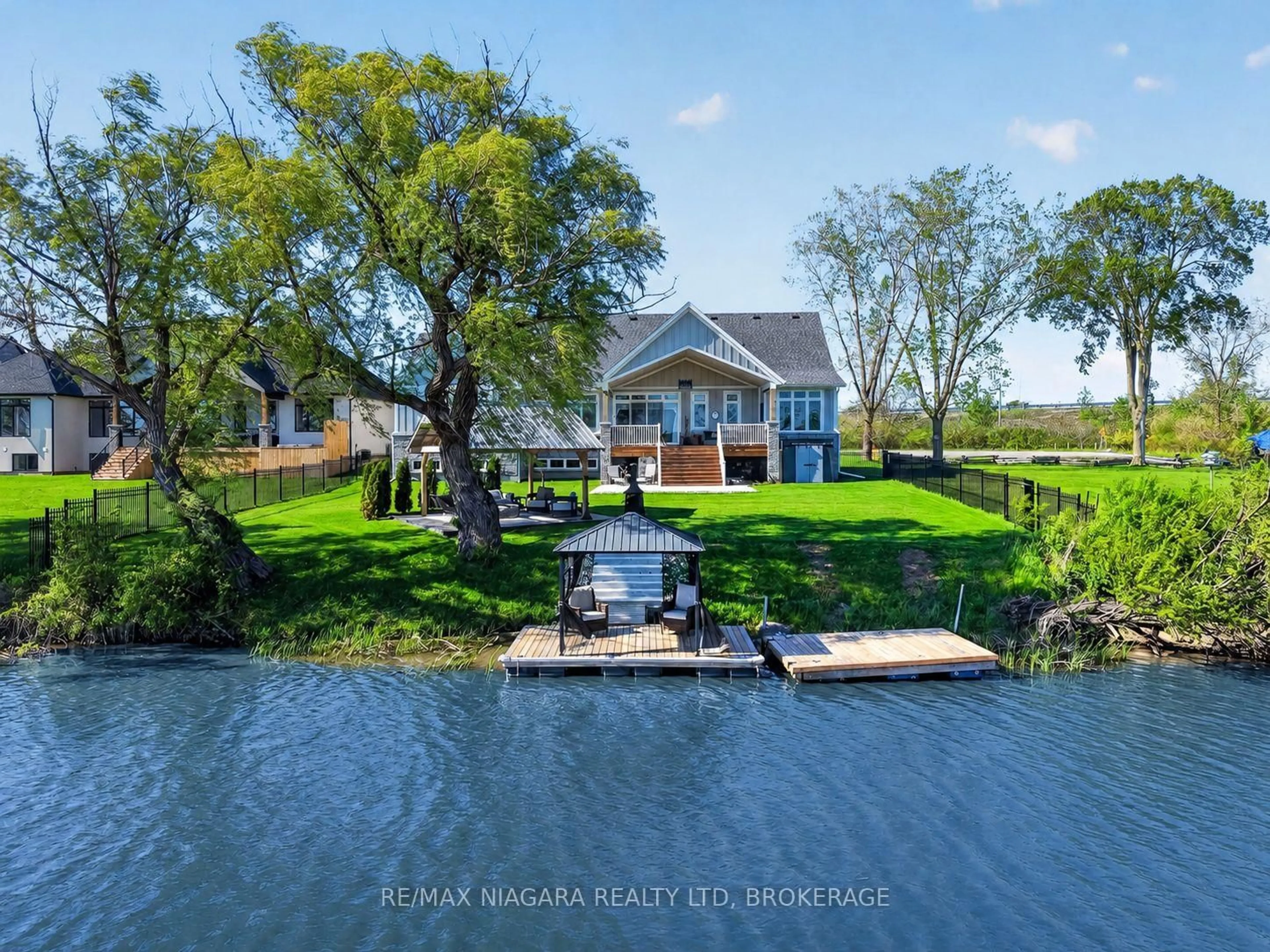 A pic from outside/outdoor area/front of a property/back of a property/a pic from drone, water/lake/river/ocean view for 2883 Townline Rd, Fort Erie Ontario L0S 1S0