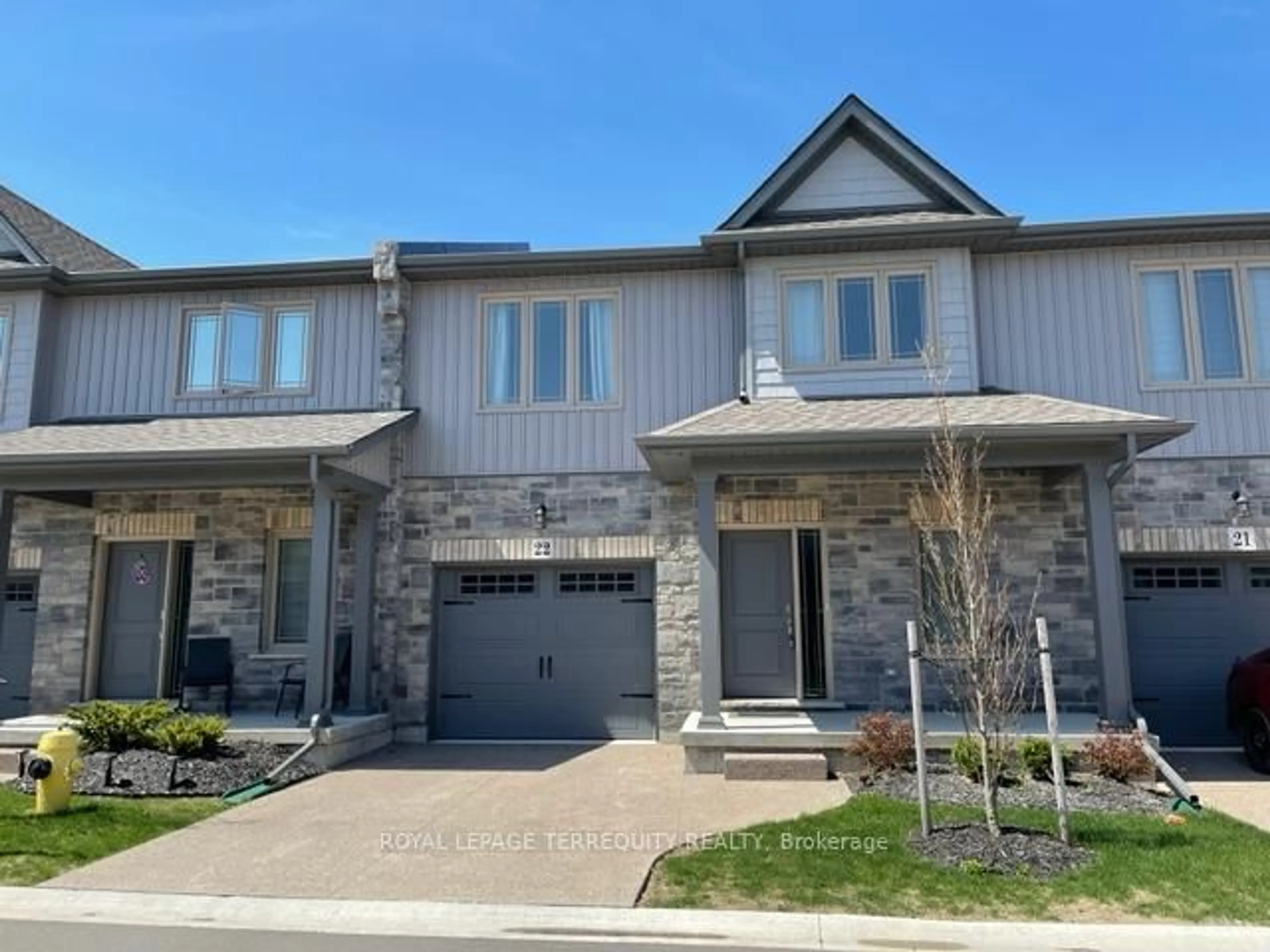 Home with brick exterior material, street for 45 Dorchester Blvd #22, St. Catharines Ontario L2M 0C4