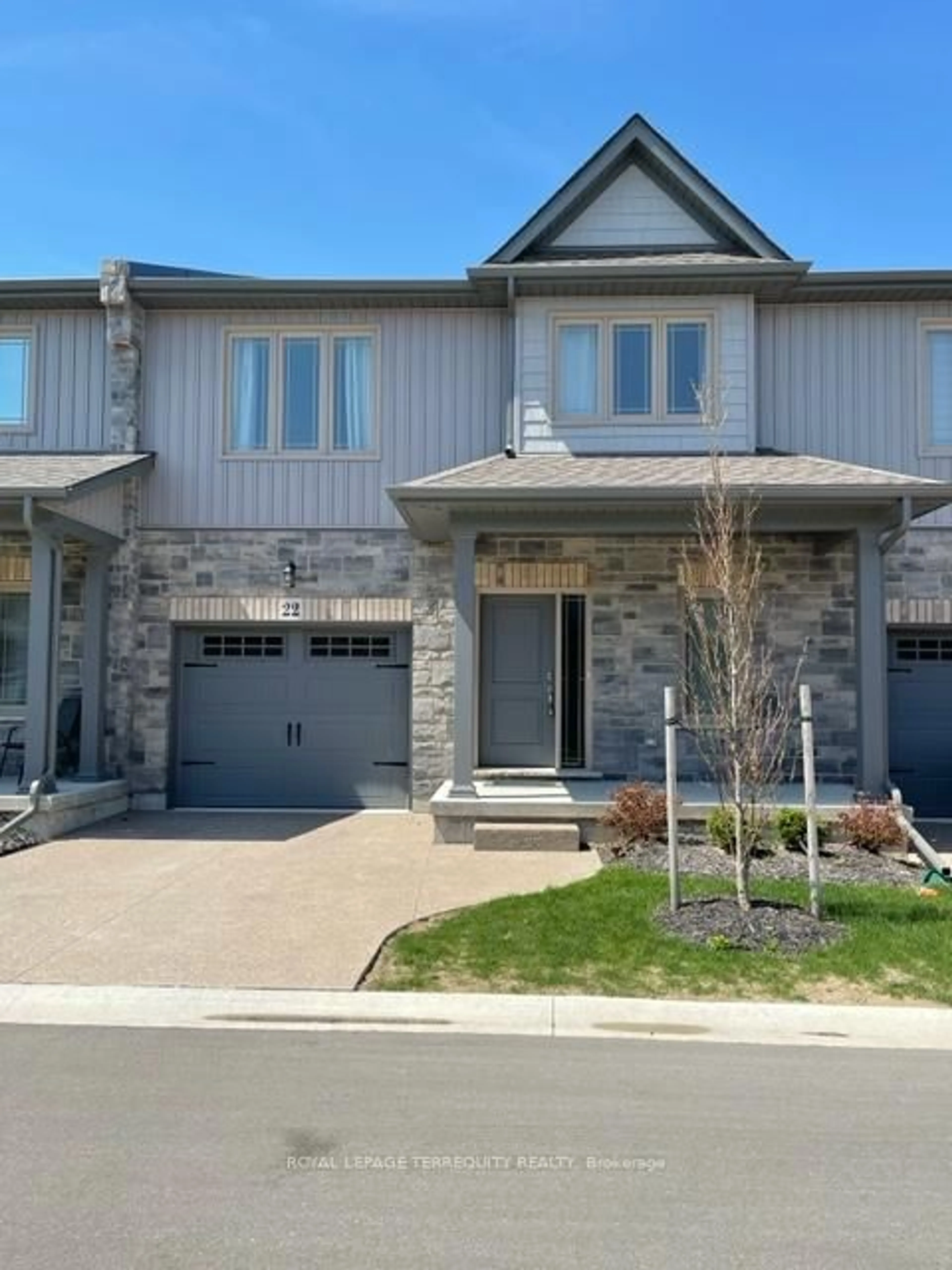 Home with brick exterior material, street for 45 Dorchester Blvd #22, St. Catharines Ontario L2M 0C4