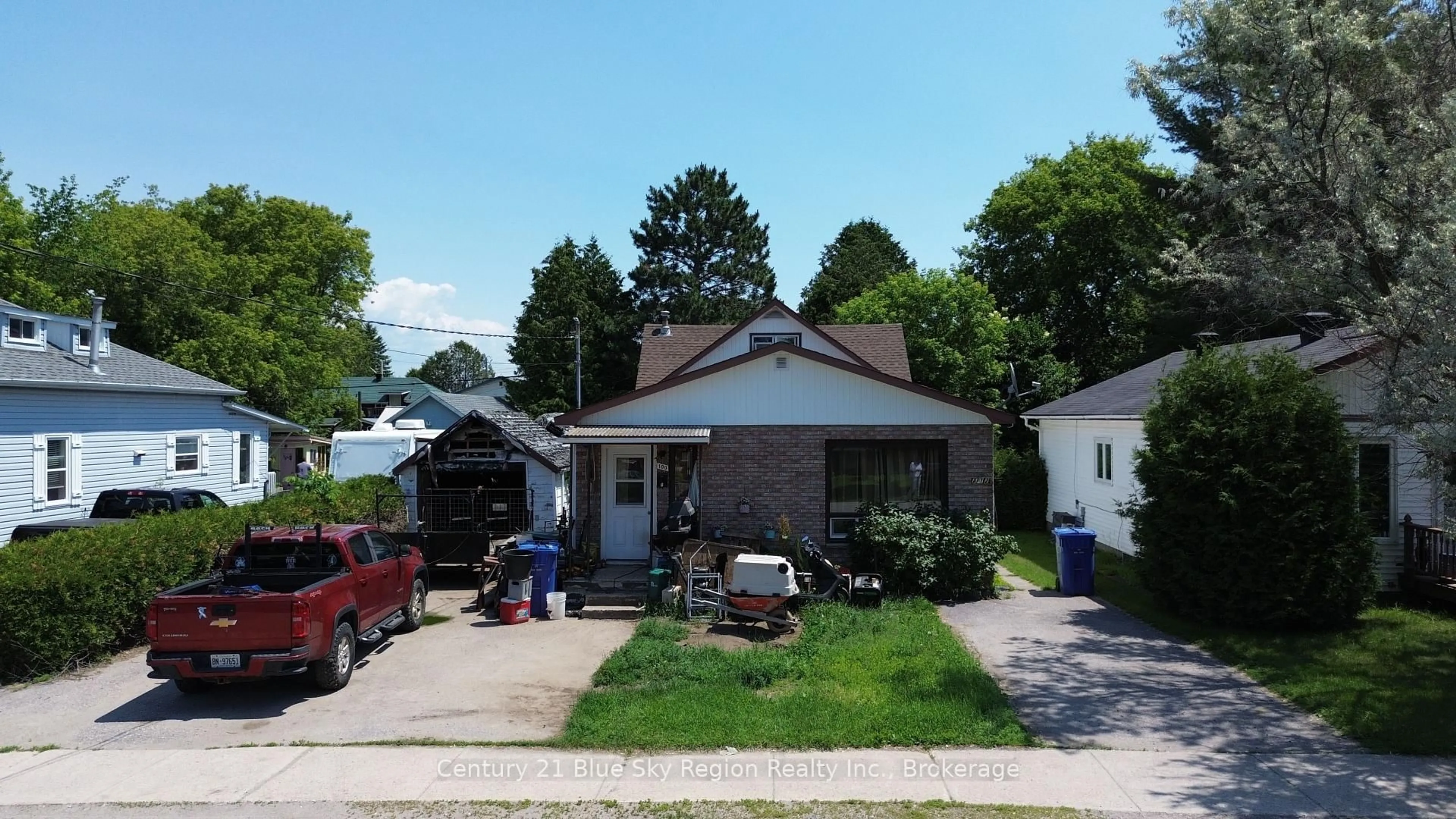 A pic from outside/outdoor area/front of a property/back of a property/a pic from drone, street for 100 Nipissing St, West Nipissing Ontario P2B 1J5