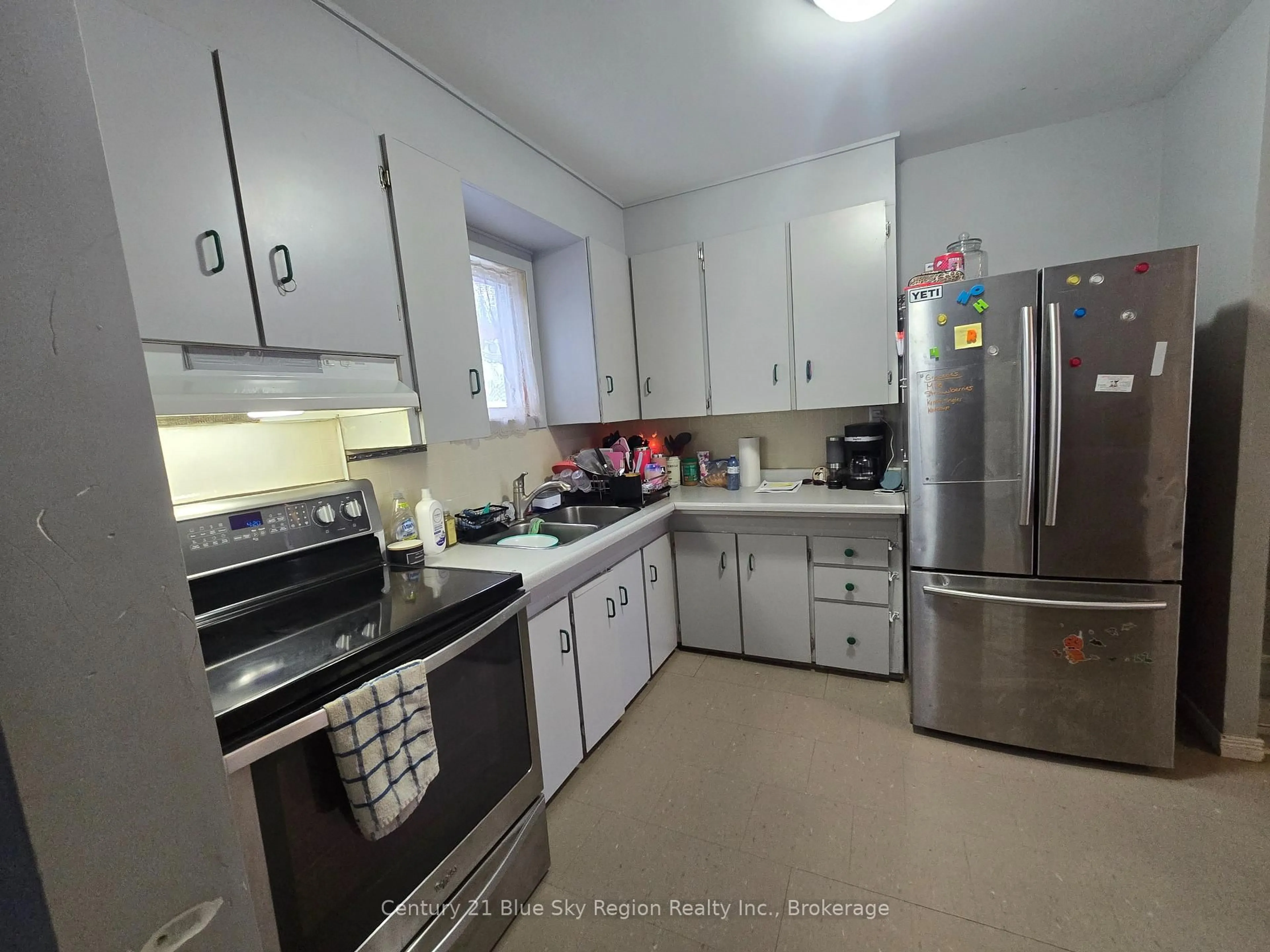 Standard kitchen, unknown for 100 Nipissing St, West Nipissing Ontario P2B 1J5