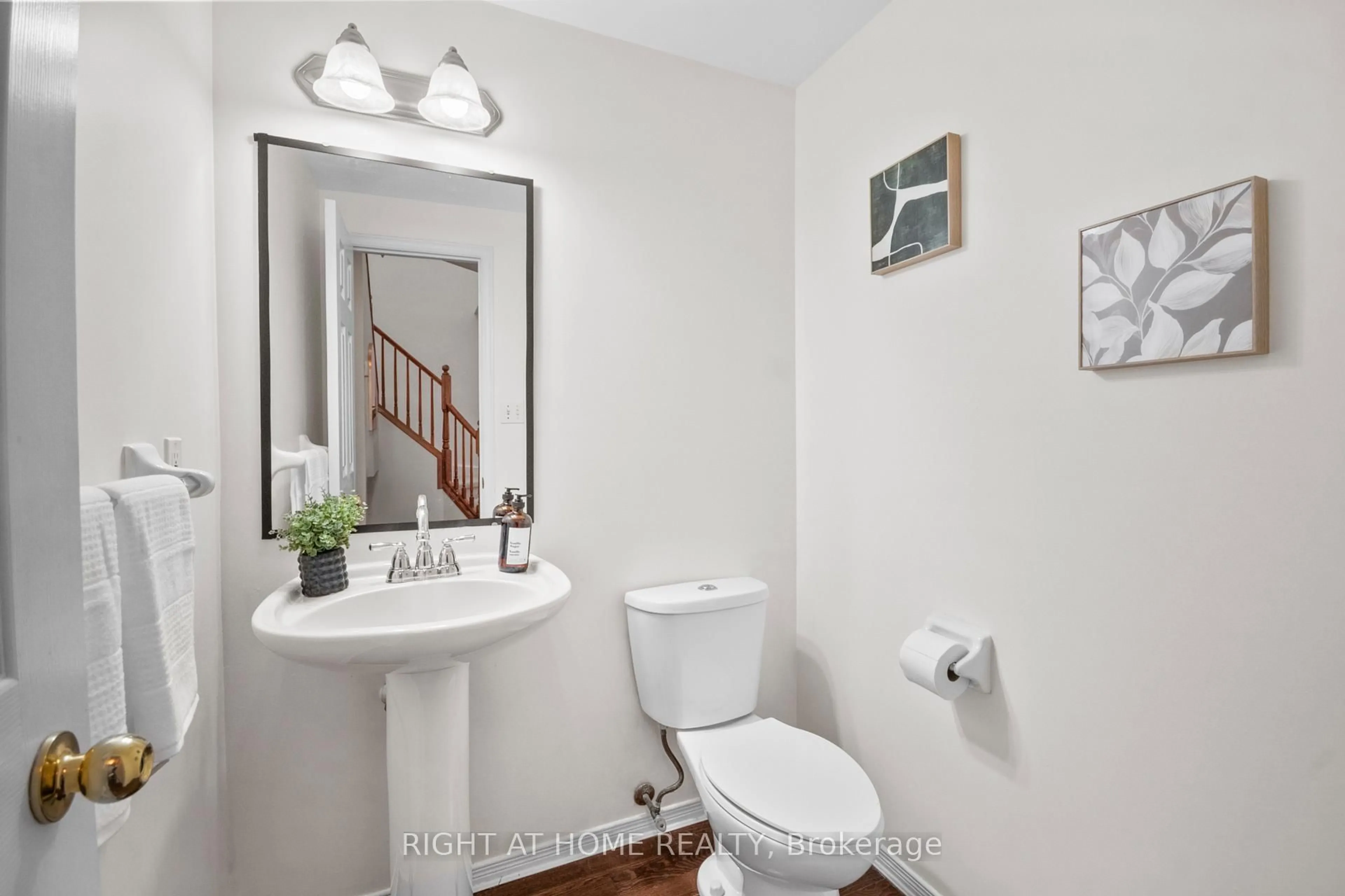 Standard bathroom, unknown for 320 Ambleside Dr #87, London North Ontario N6G 5H8
