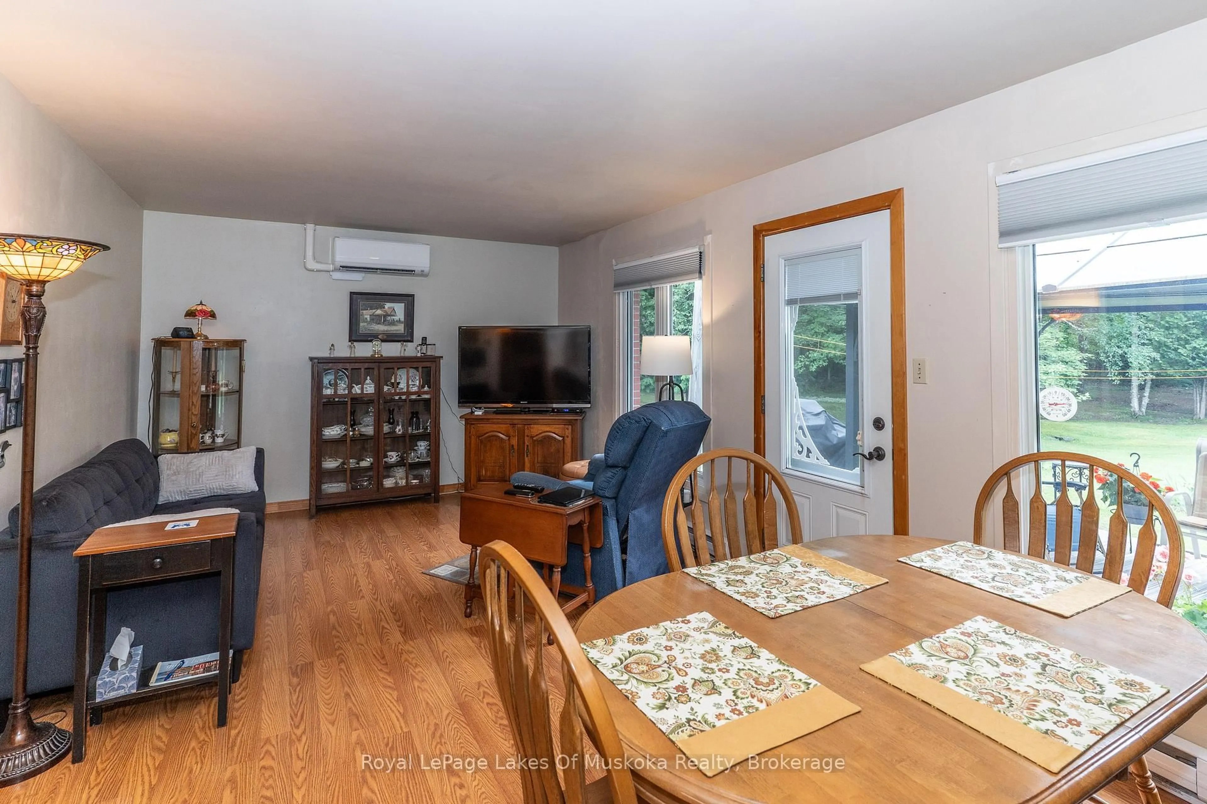 Dining room, wood/laminate floor for 1170 Muskoka 117 Rd, Bracebridge Ontario P1L 1W9
