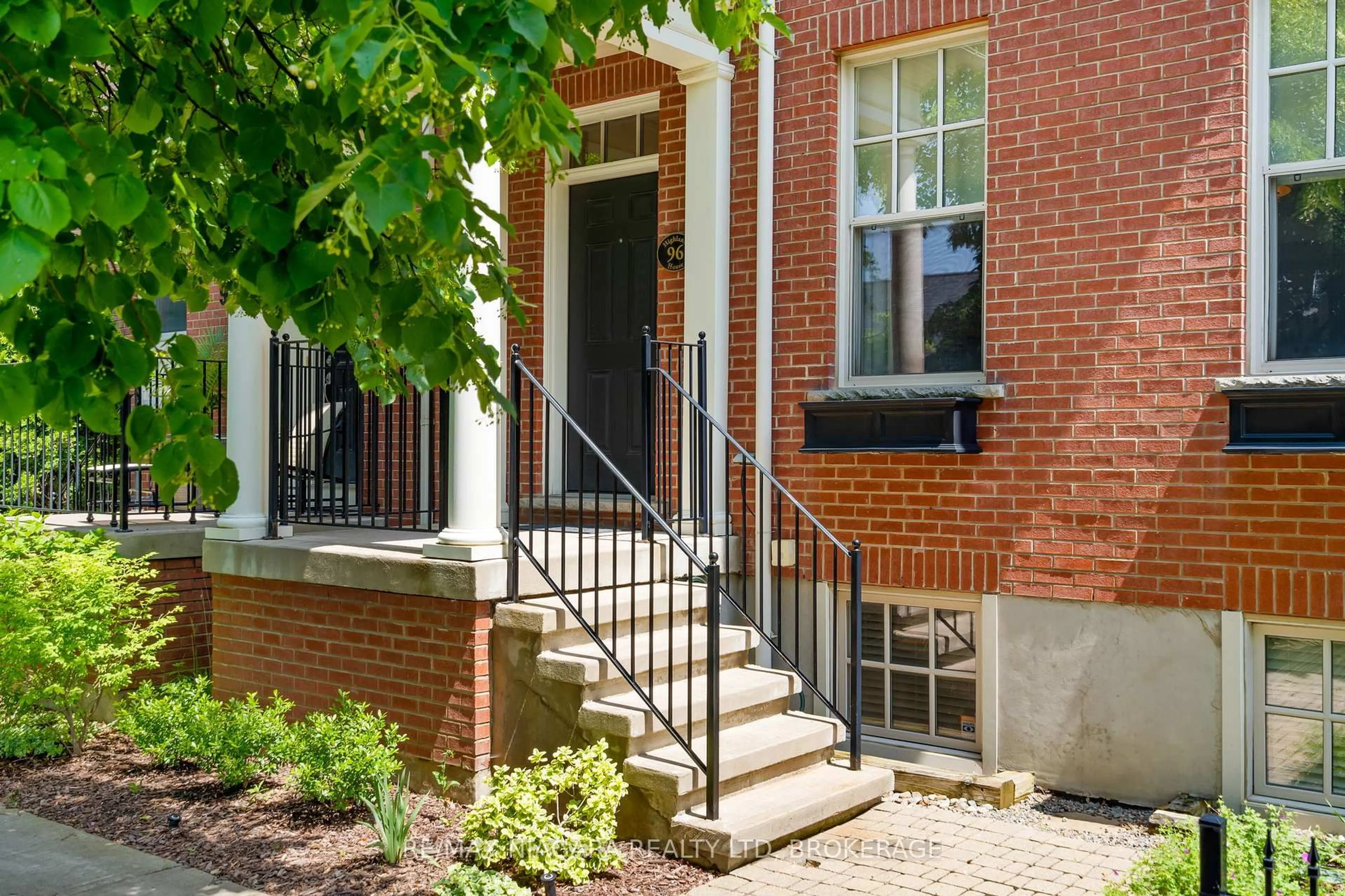 Home with brick exterior material, street for 96 Garrison Village Dr, Niagara-on-the-Lake Ontario L0S 1J0