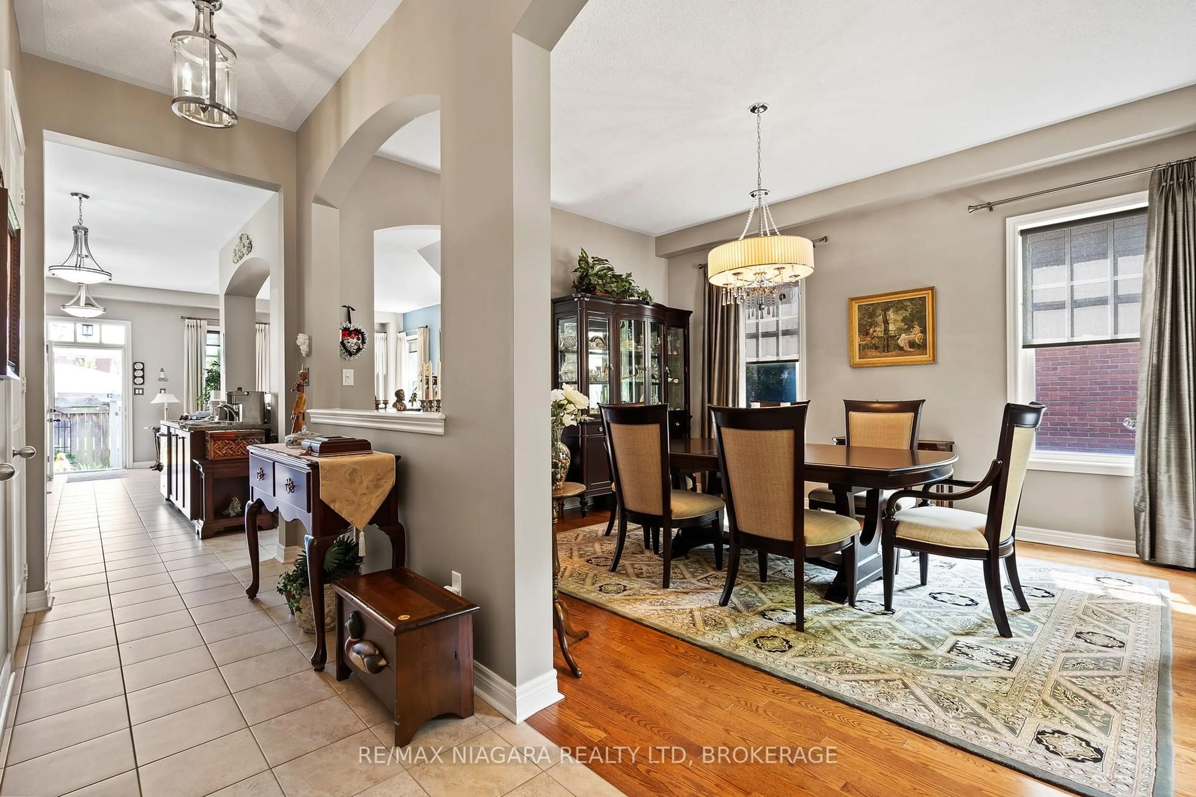 Dining room, ceramic/tile floor for 96 Garrison Village Dr, Niagara-on-the-Lake Ontario L0S 1J0