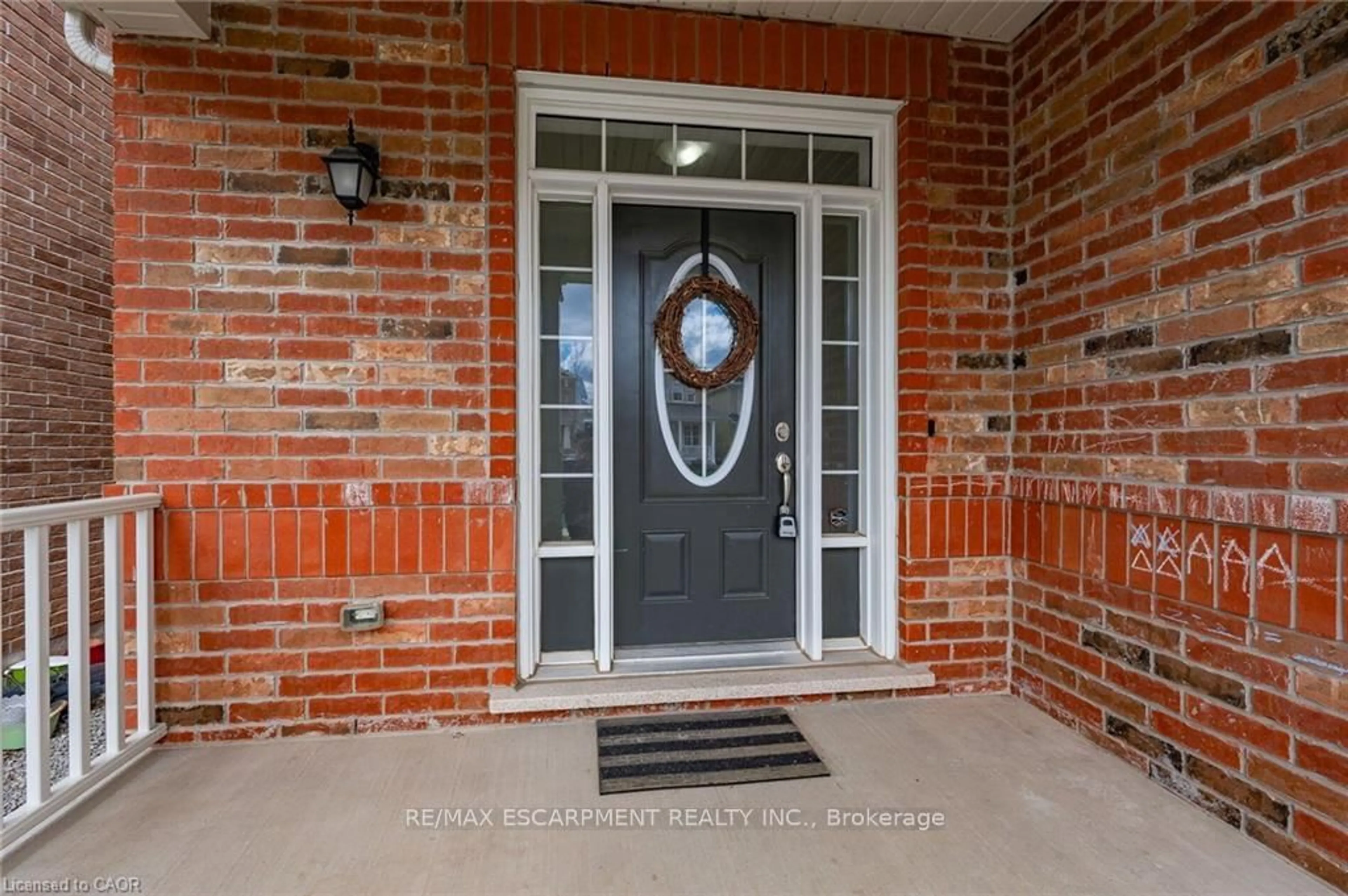 Indoor entryway for 286 Spring Creek Dr, Hamilton Ontario L8B 0Y5