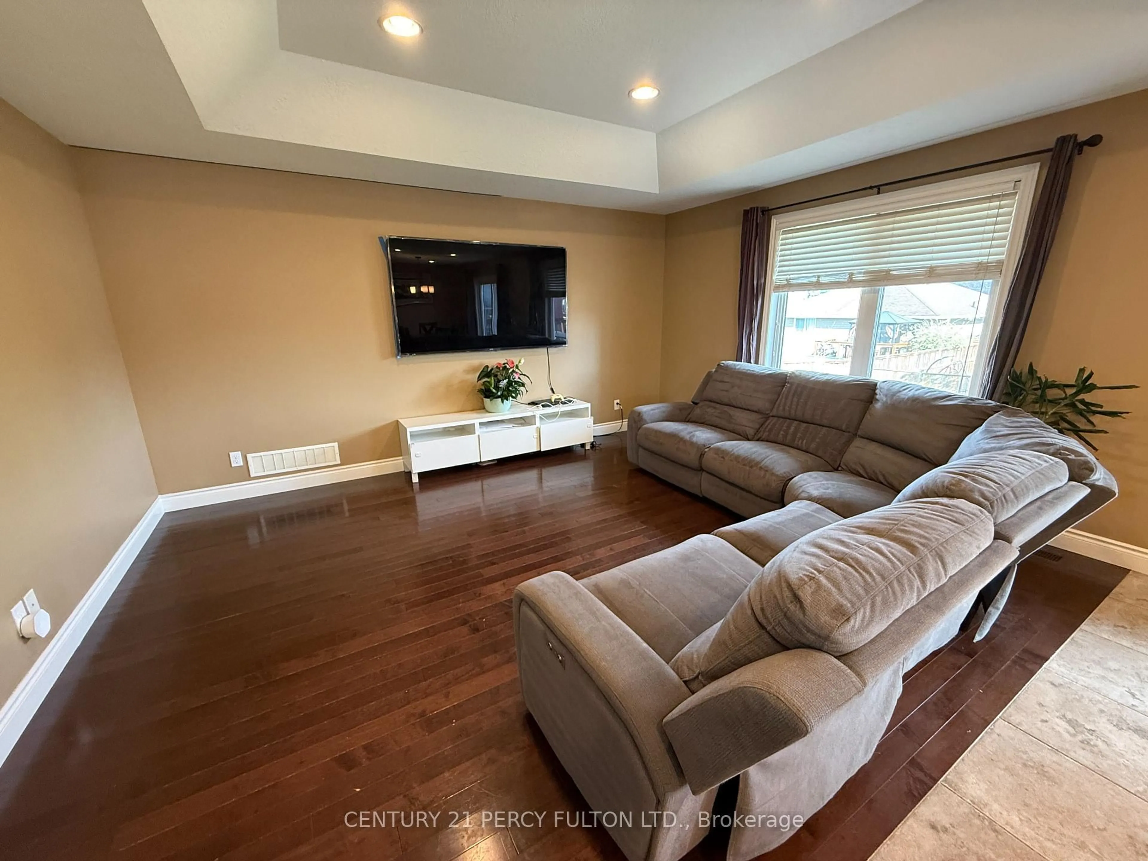 Living room with furniture, unknown for 28 Freedom Cres, Quinte West Ontario K8V 0C1