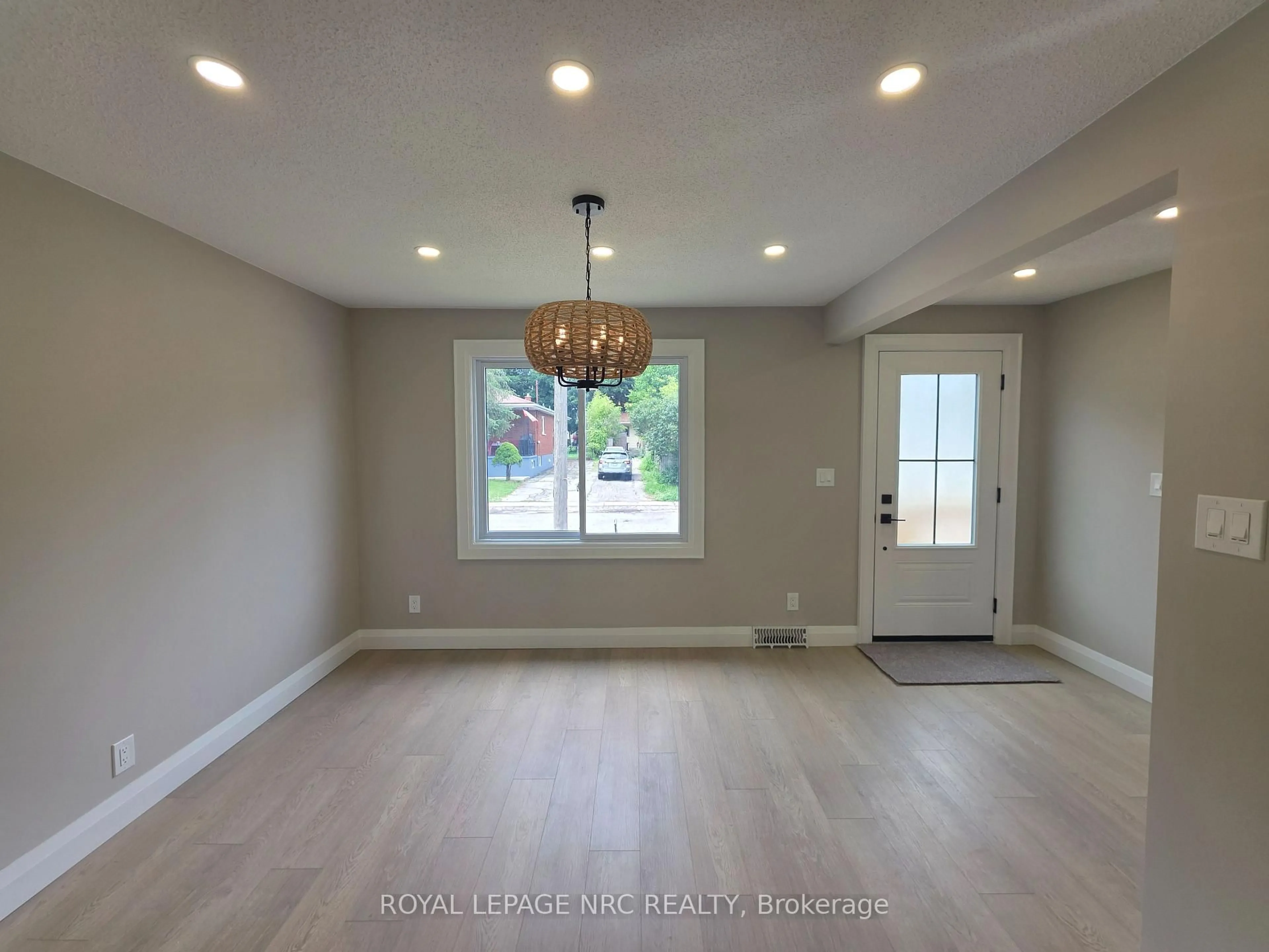 Unknown for 6486 Culp St, Niagara Falls Ontario L2G 2C1