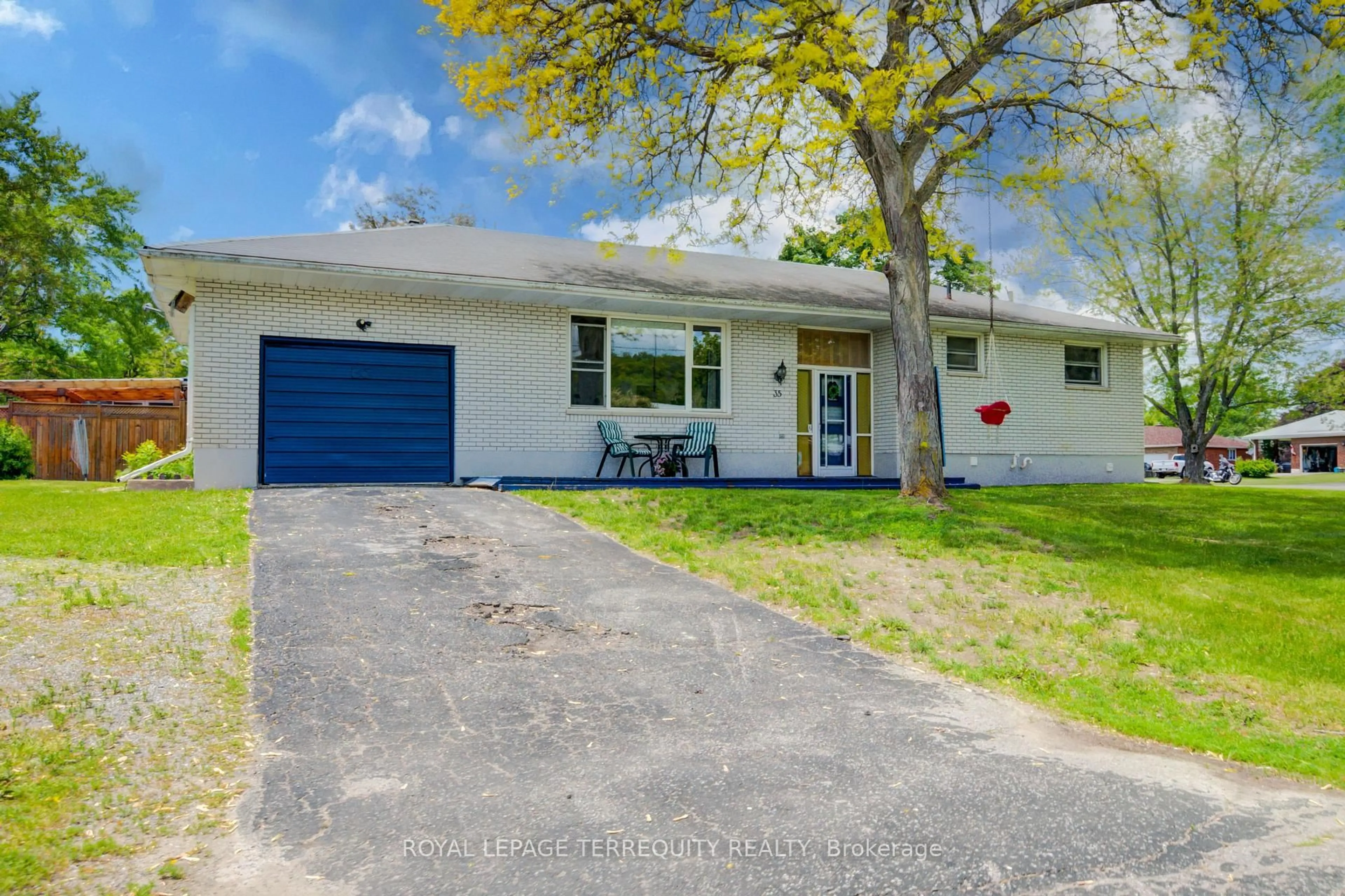 A pic from outside/outdoor area/front of a property/back of a property/a pic from drone, street for 35 Tanner Rd, Trent Hills Ontario K0L 1L0