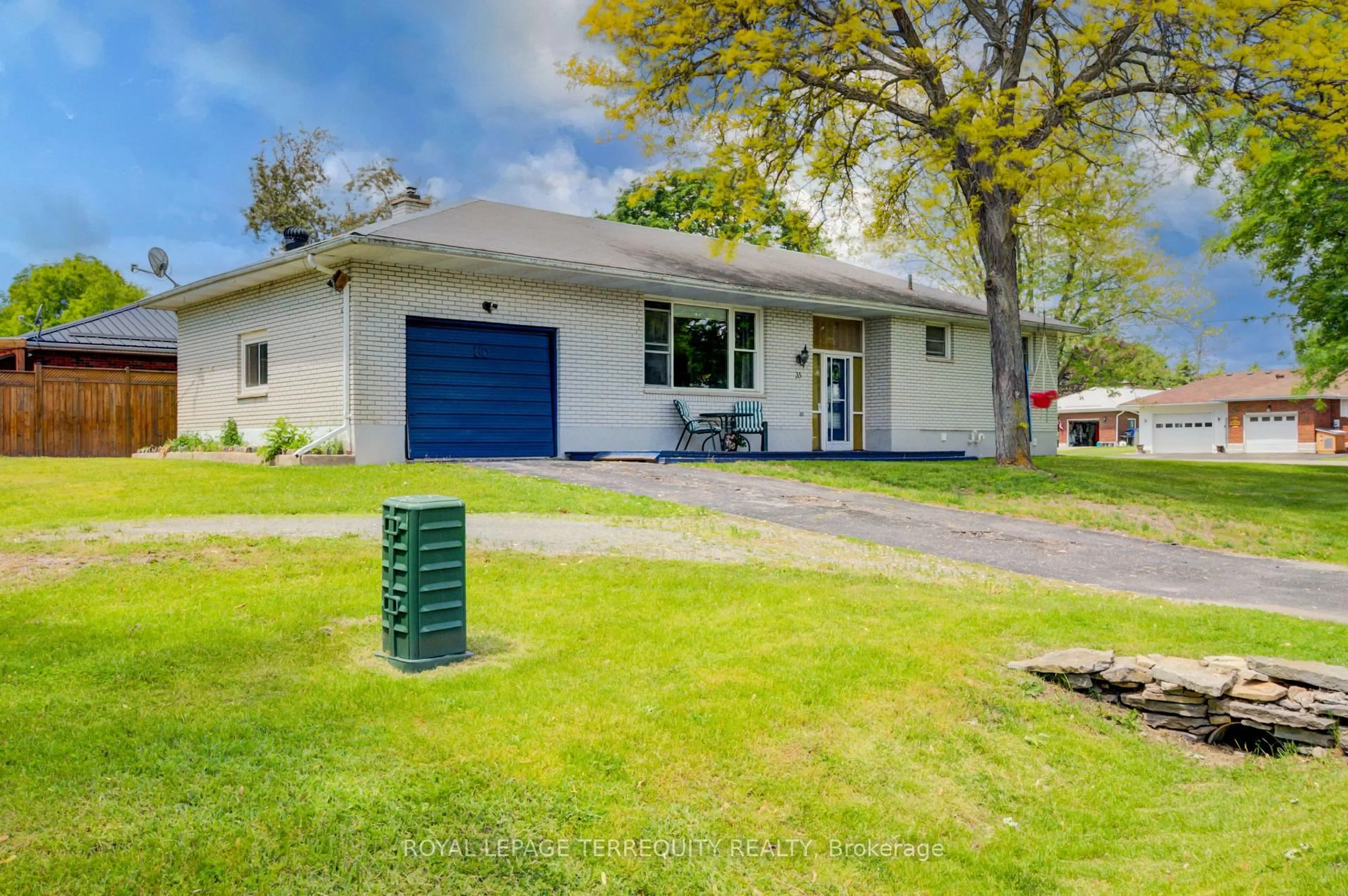 Home with vinyl exterior material, street for 35 Tanner Rd, Trent Hills Ontario K0L 1L0