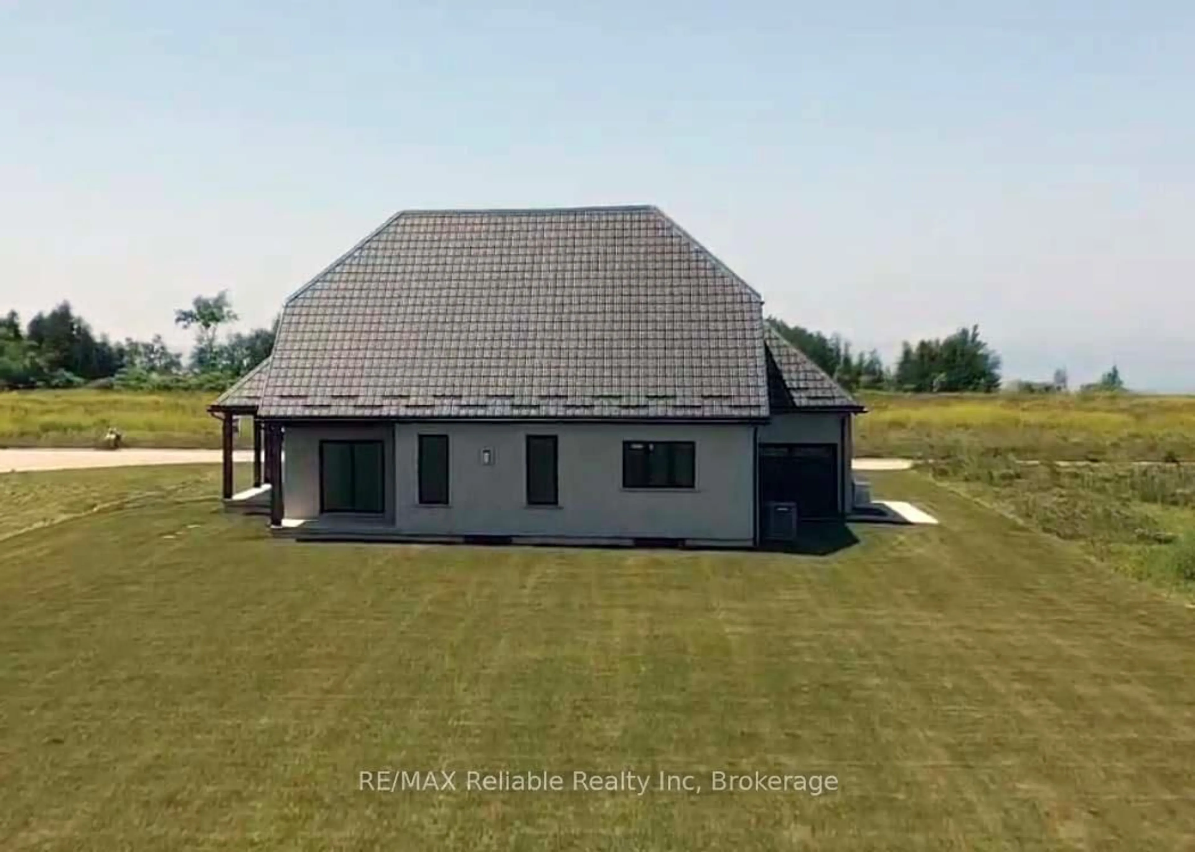 A pic from outside/outdoor area/front of a property/back of a property/a pic from drone, building for 73590 Irene Cres, Bluewater Ontario N0M 2T0