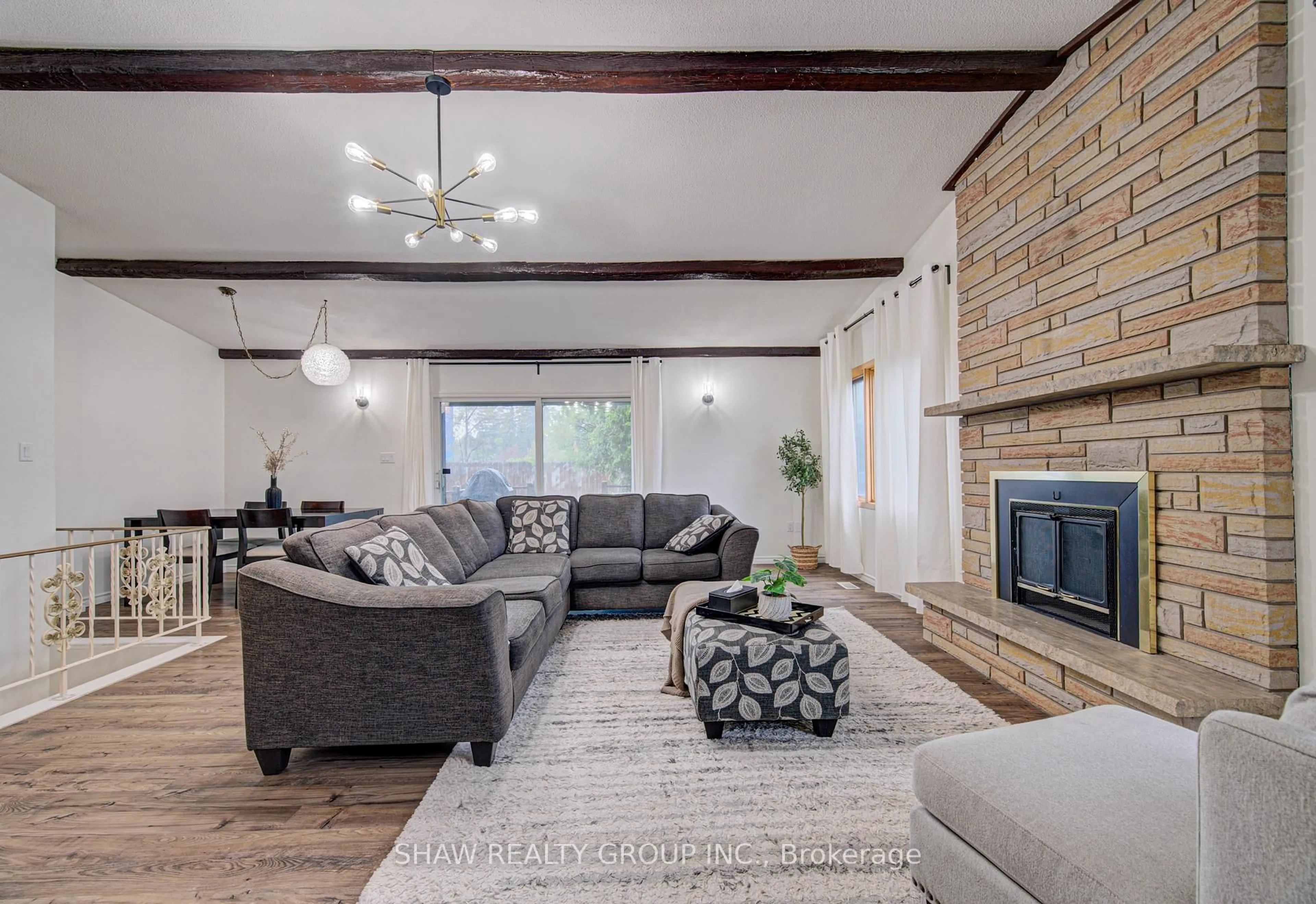 Living room with furniture, unknown for 128 POLLOCK Ave, Cambridge Ontario N1R 2C3