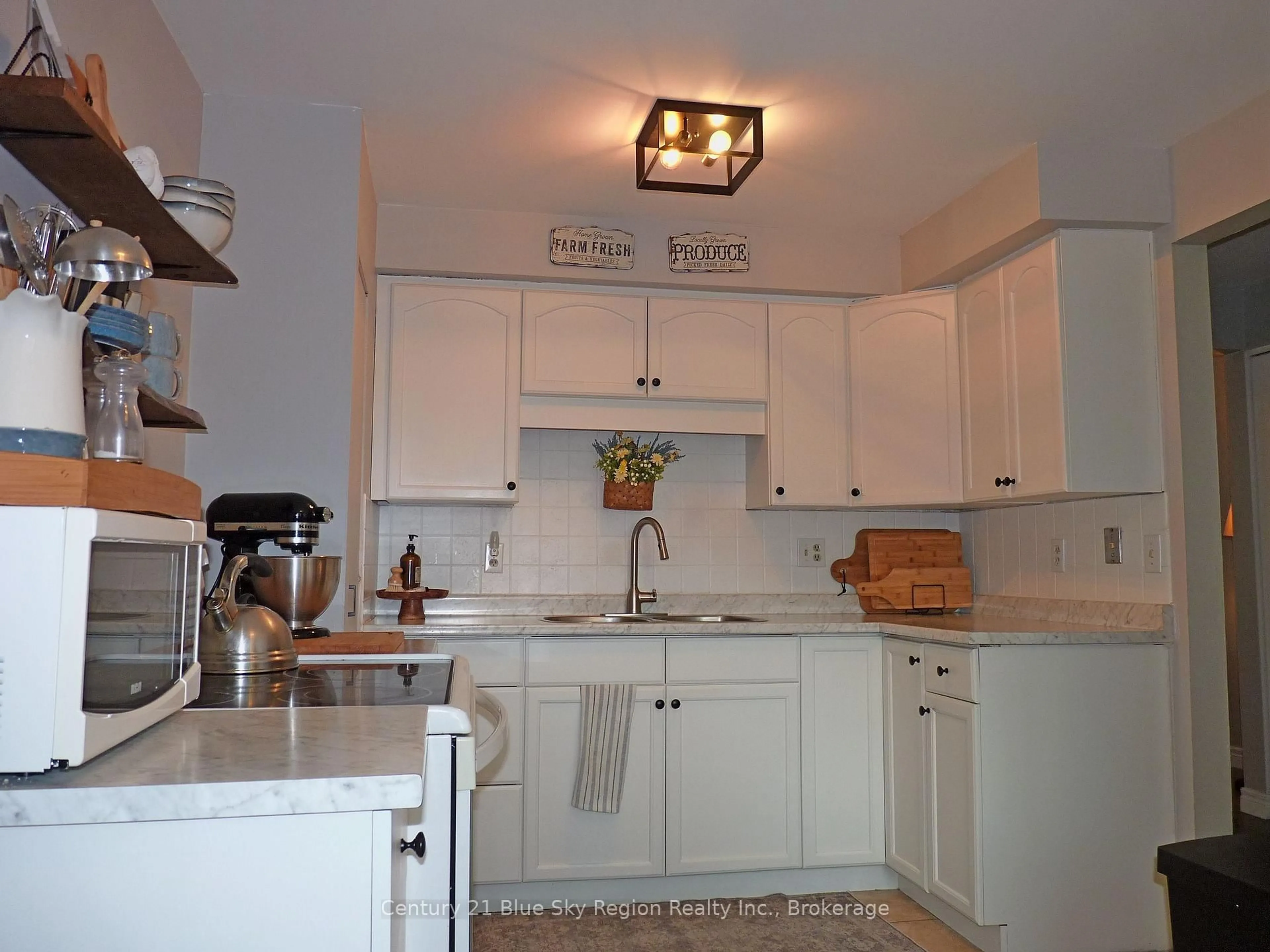 Standard kitchen, unknown for 604 BANNER Ave #8, North Bay Ontario P1A 1X8