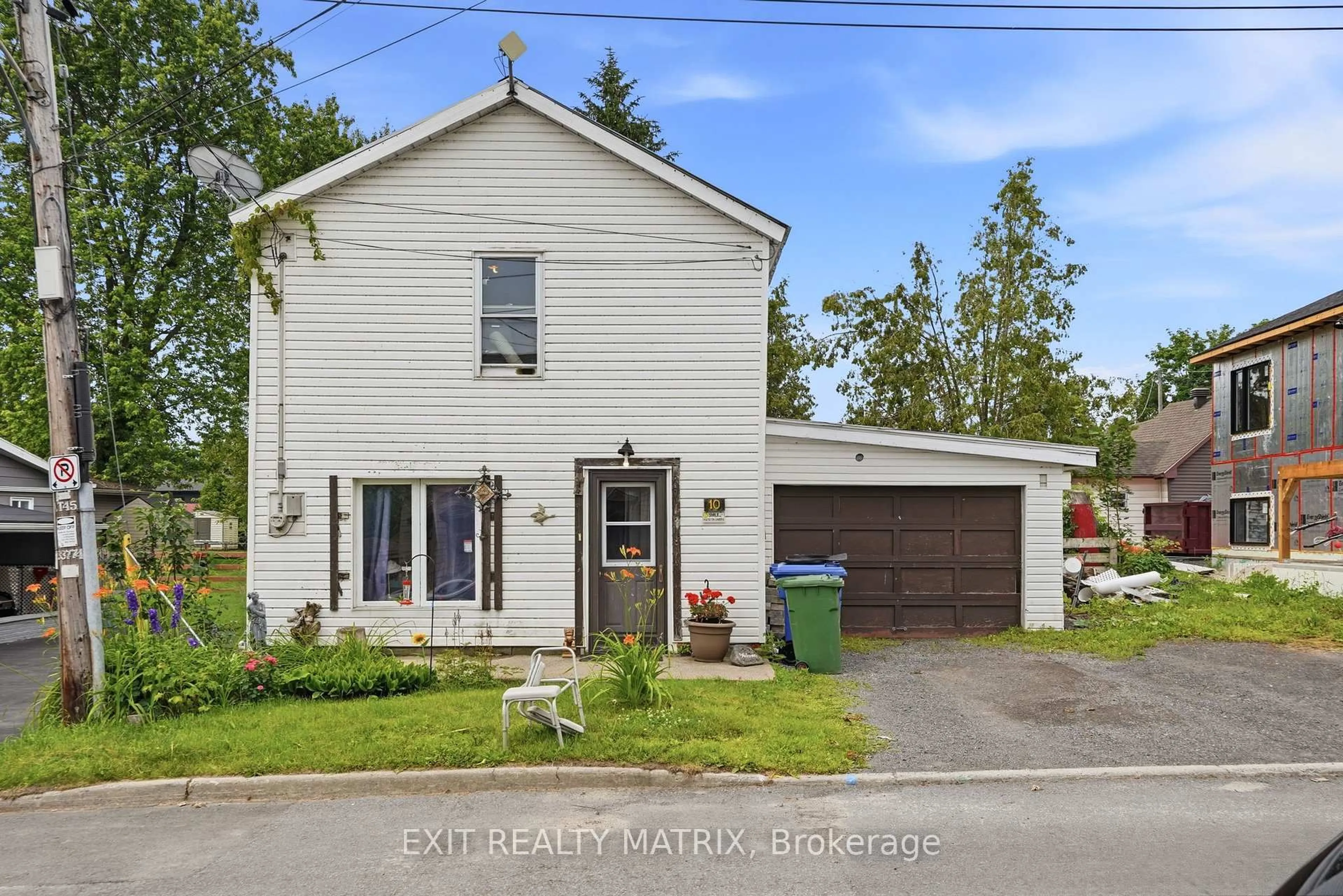 Unknown for 10 Peter St, Champlain Ontario K0B 1K0