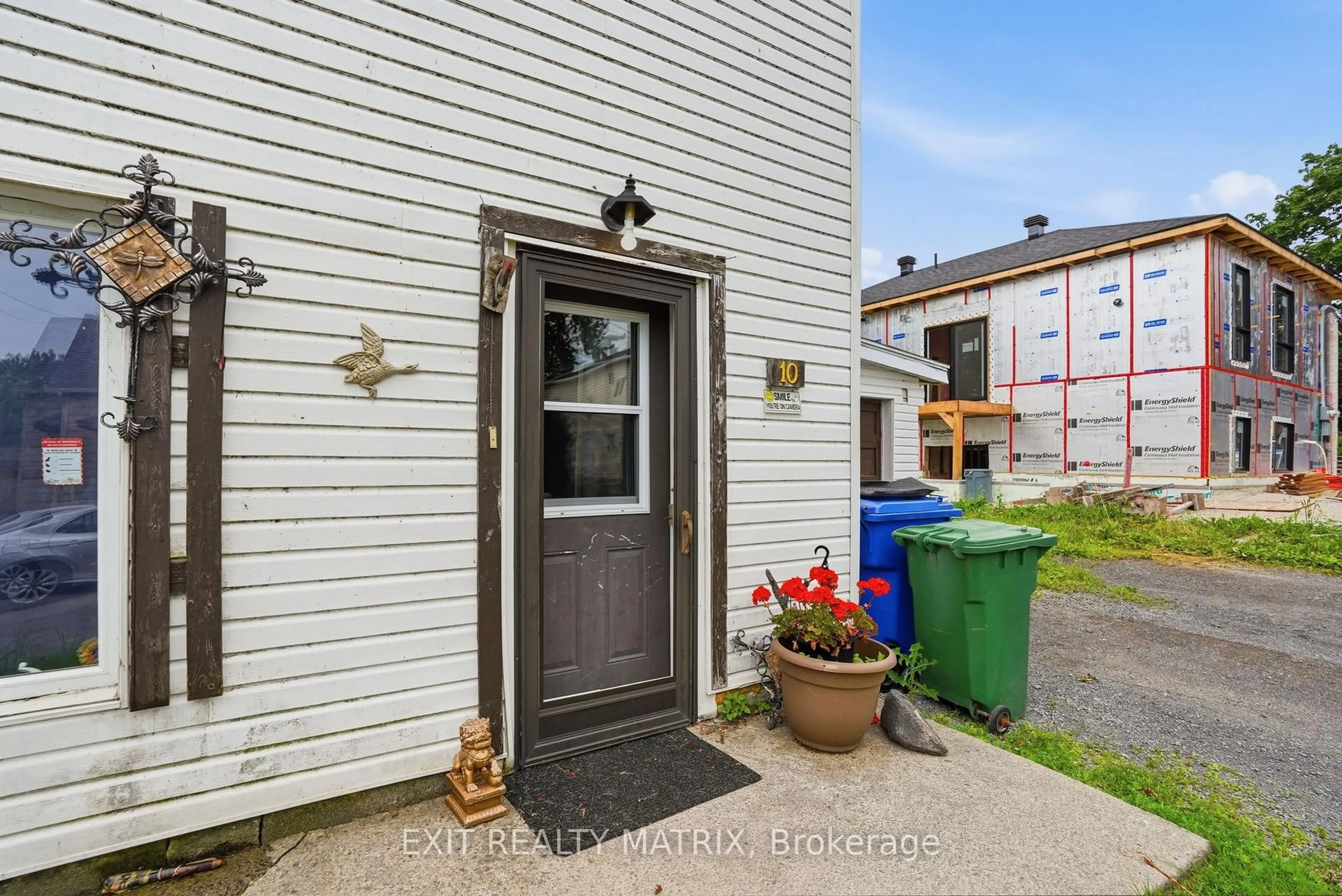 Unknown for 10 Peter St, Champlain Ontario K0B 1K0