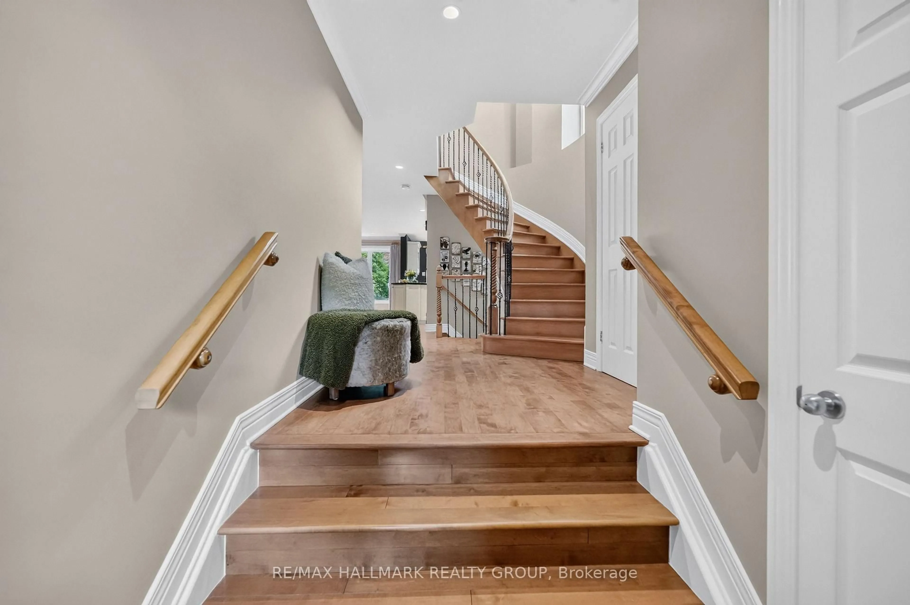 Unknown for 615 Aquaview Dr, Orleans Ontario K4A 4W1
