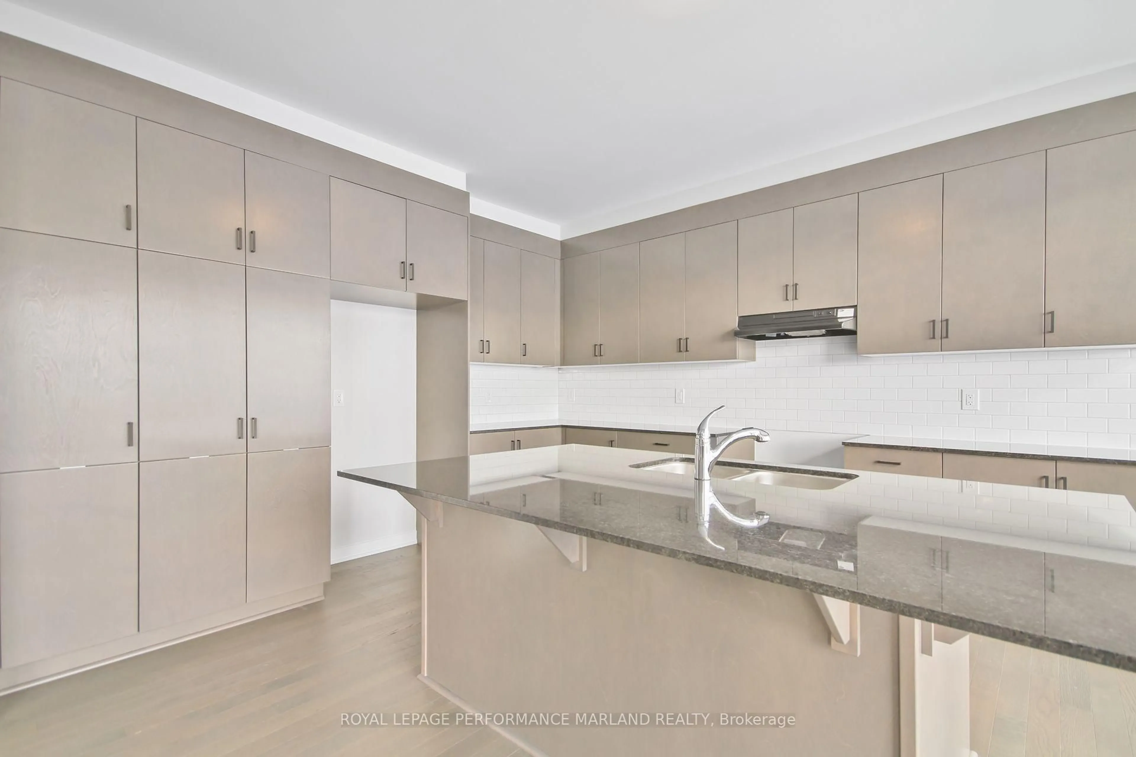 Standard kitchen, unknown for 655 Fenwick Way, Ottawa Ontario K2J 7E6