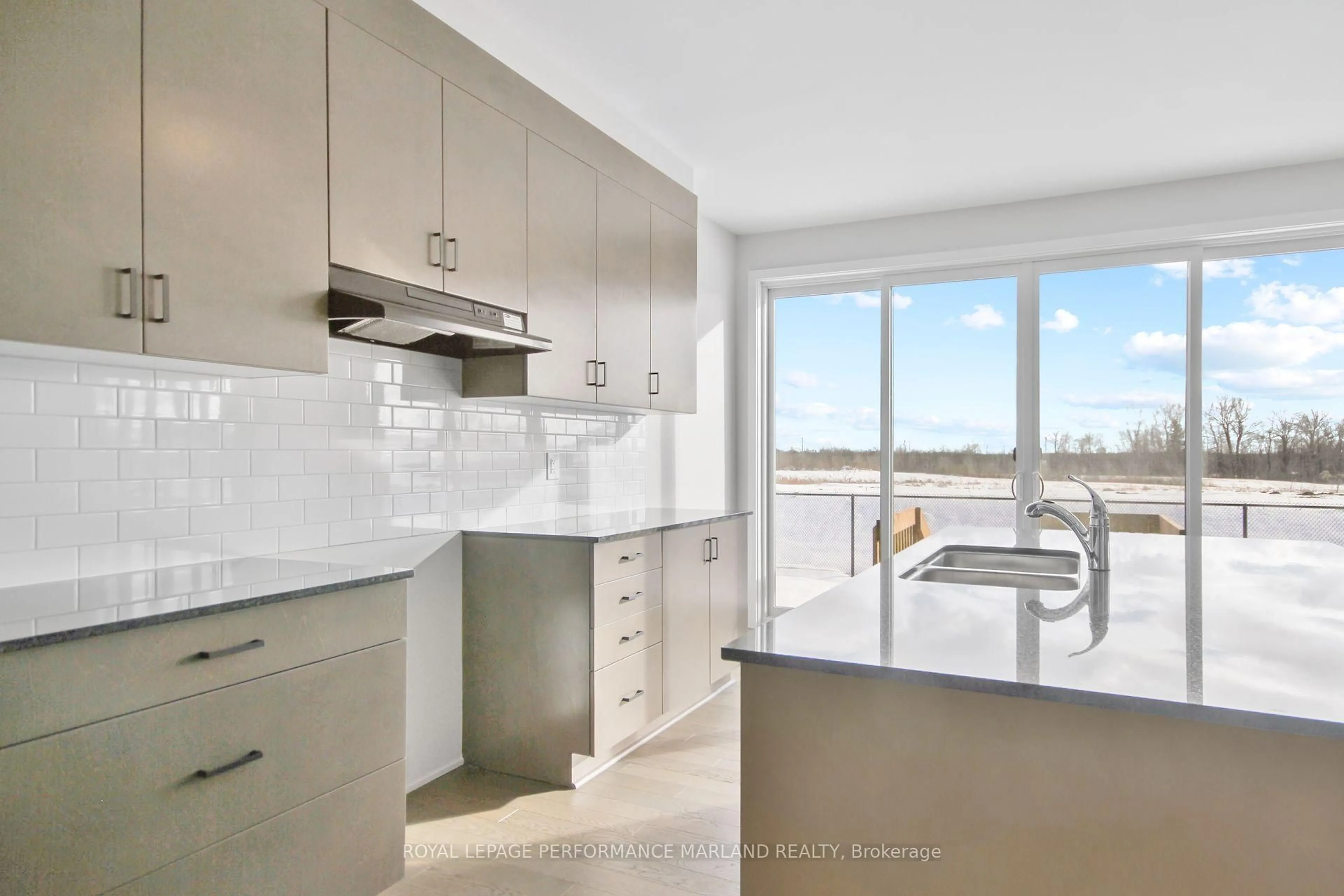 Unknown for 655 Fenwick Way, Ottawa Ontario K2J 7E6