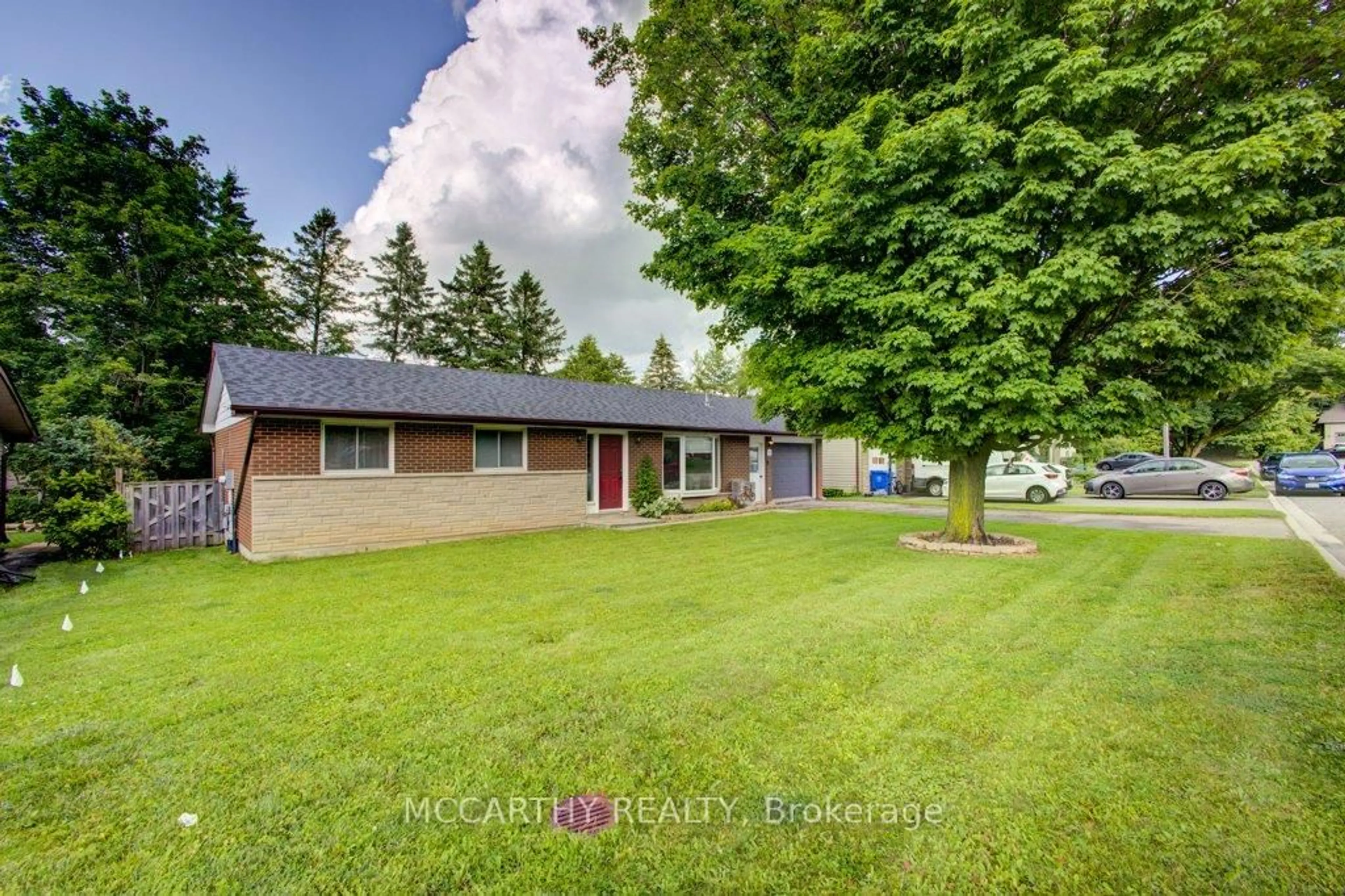 A pic from outside/outdoor area/front of a property/back of a property/a pic from drone, mountain view for 112 Marie St, Shelburne Ontario L9V 2W8
