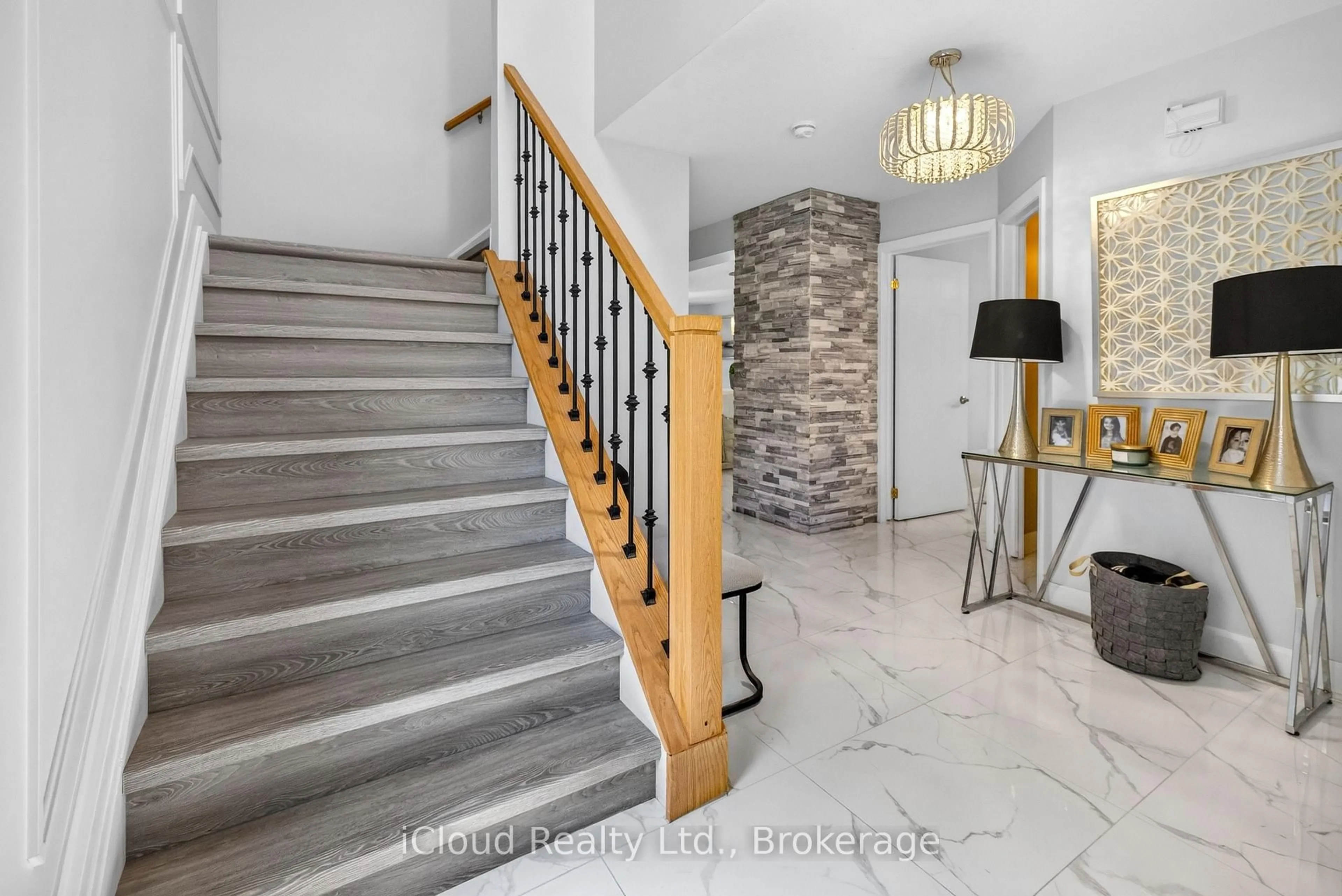 Stairs for 19 Crusoe Pl, Ingersoll Ontario N5C 4G2