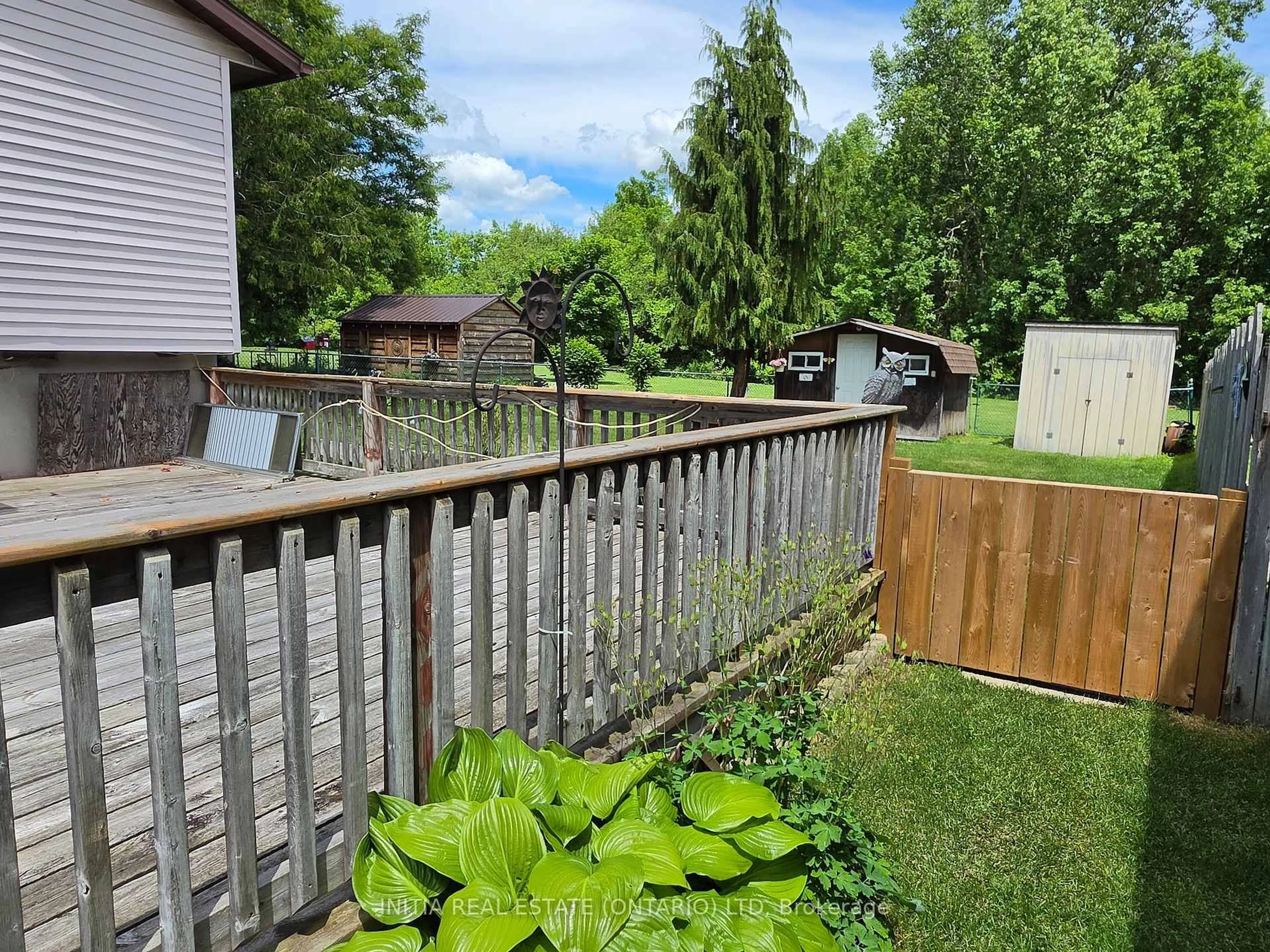 A pic from outside/outdoor area/front of a property/back of a property/a pic from drone, street for 140 Main St, St. Clair Ontario N0N 1H0