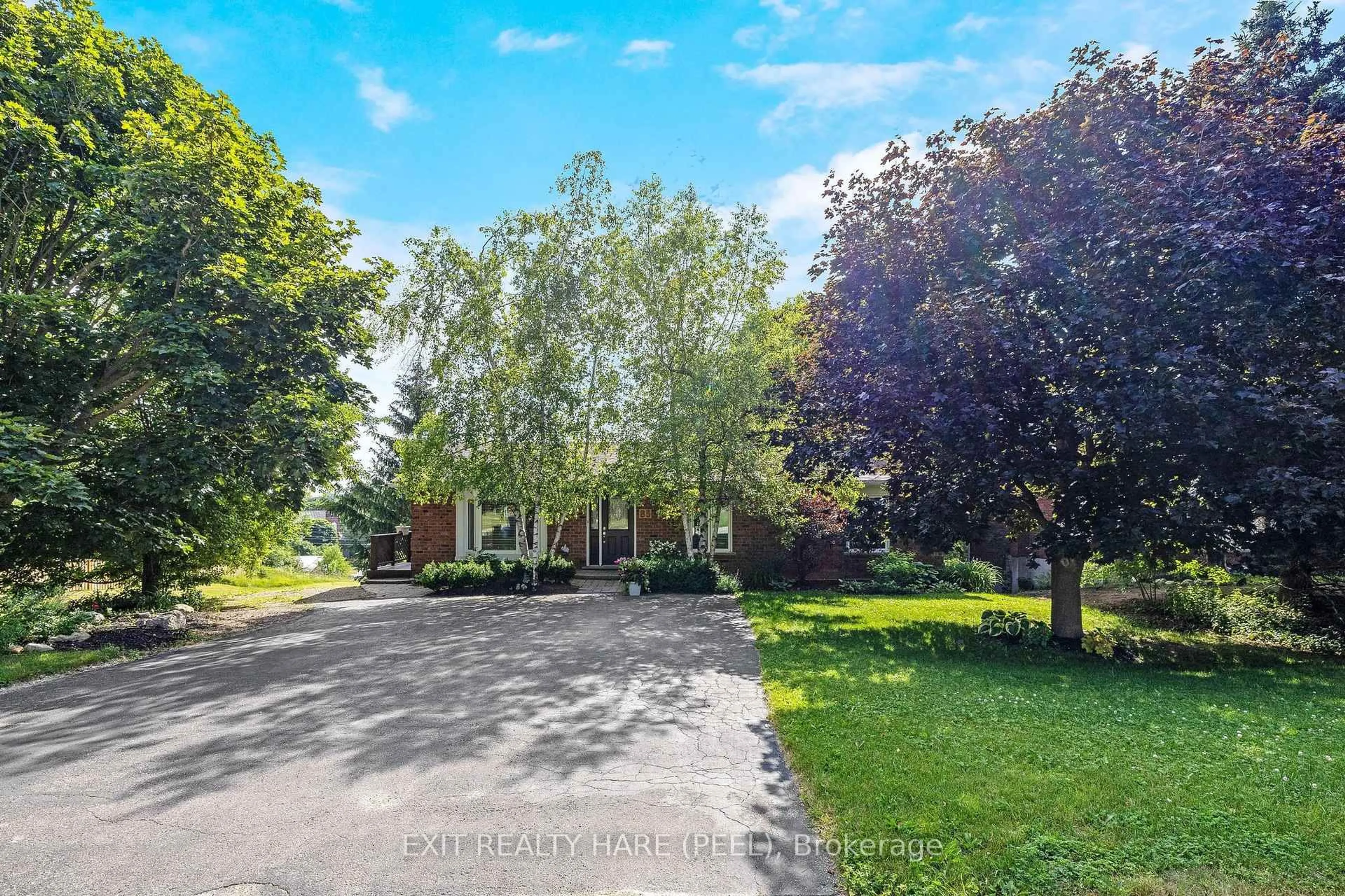 A pic from outside/outdoor area/front of a property/back of a property/a pic from drone, street for 85 Leeson St, East Luther Grand Valley Ontario L0N 1G0