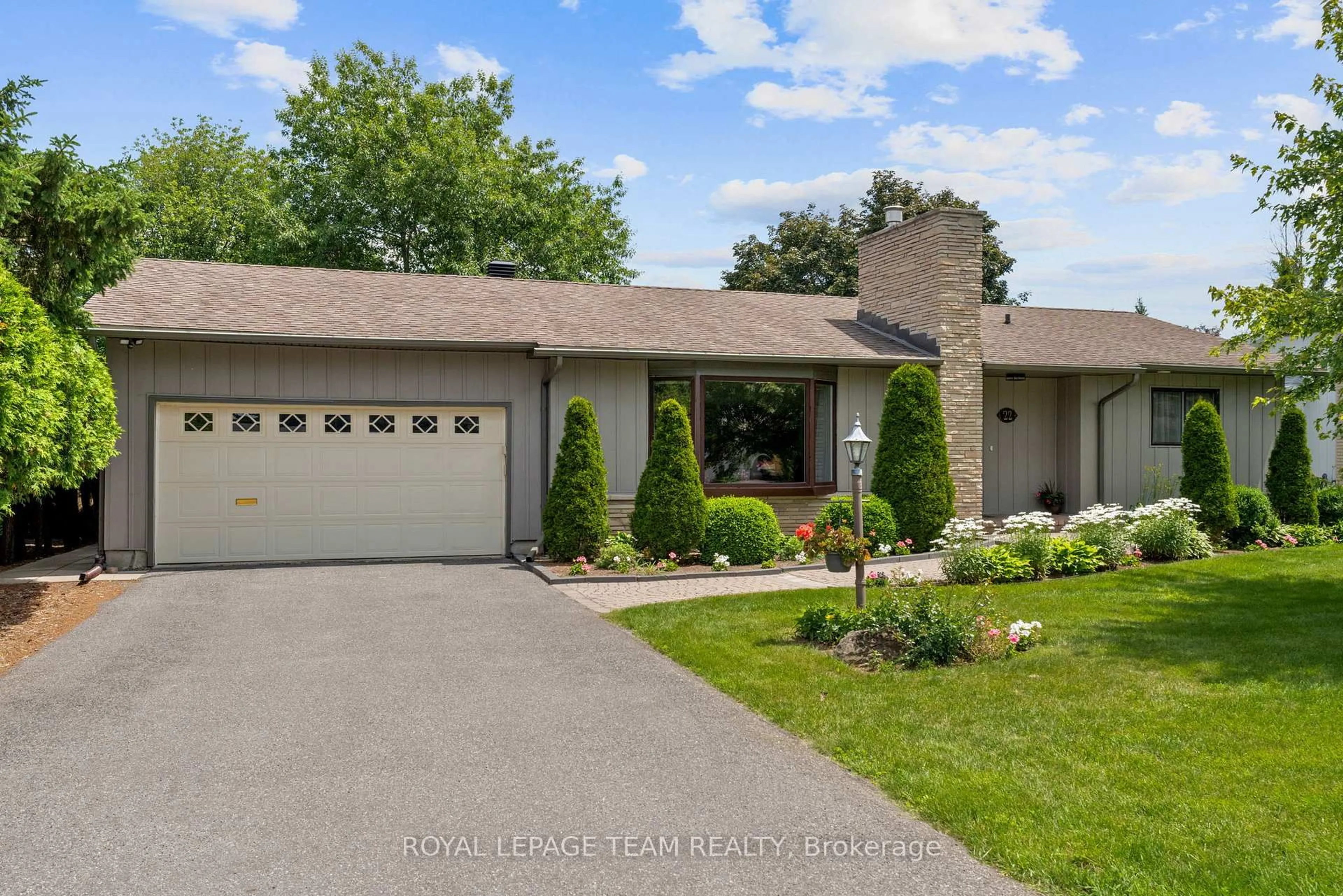 A pic from outside/outdoor area/front of a property/back of a property/a pic from drone, street for 22 Barrhaven Cres, Ottawa Ontario K2J 1E8