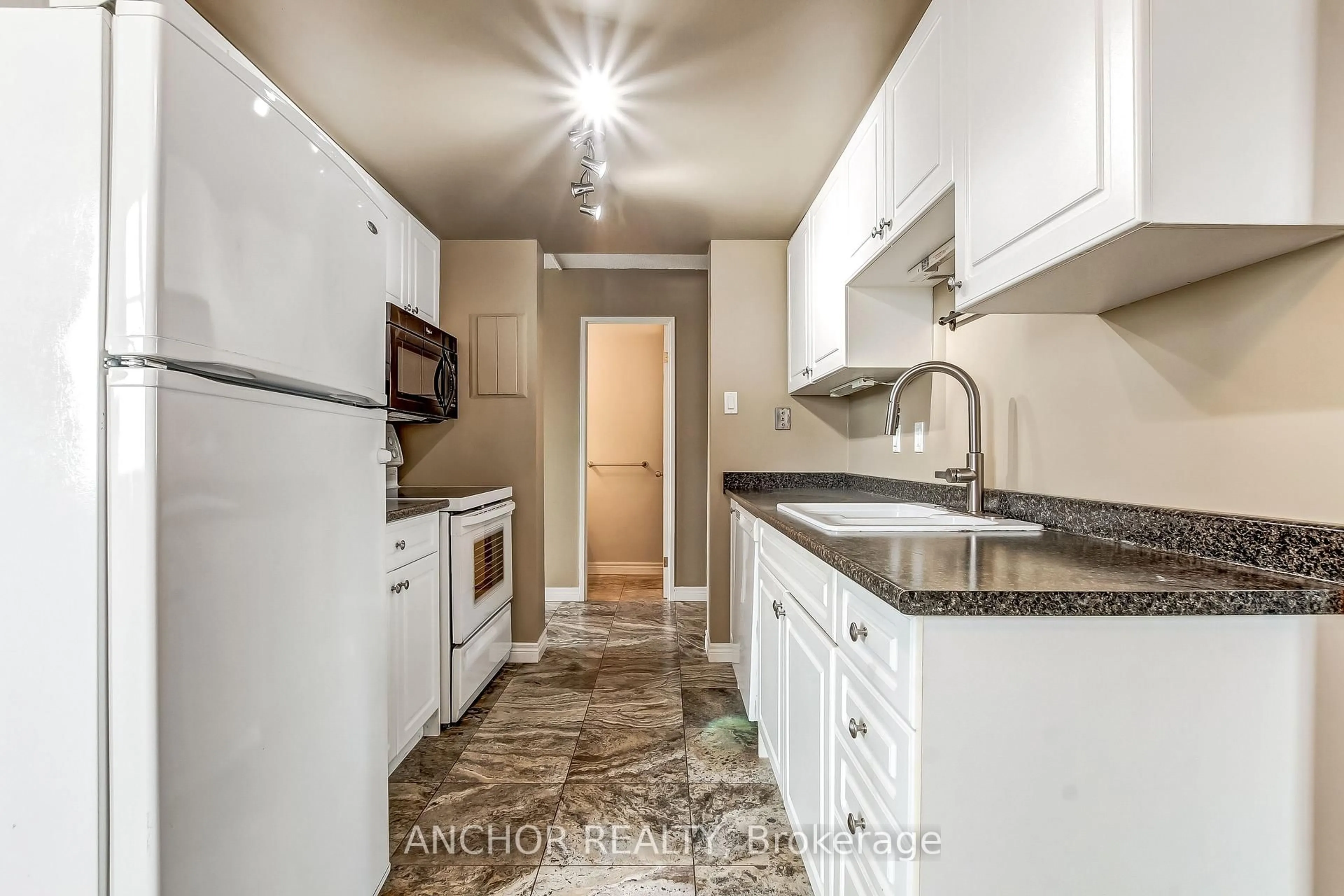 Standard kitchen, unknown for 1255 Commissioners Rd #709, London South Ontario N6K 3N5