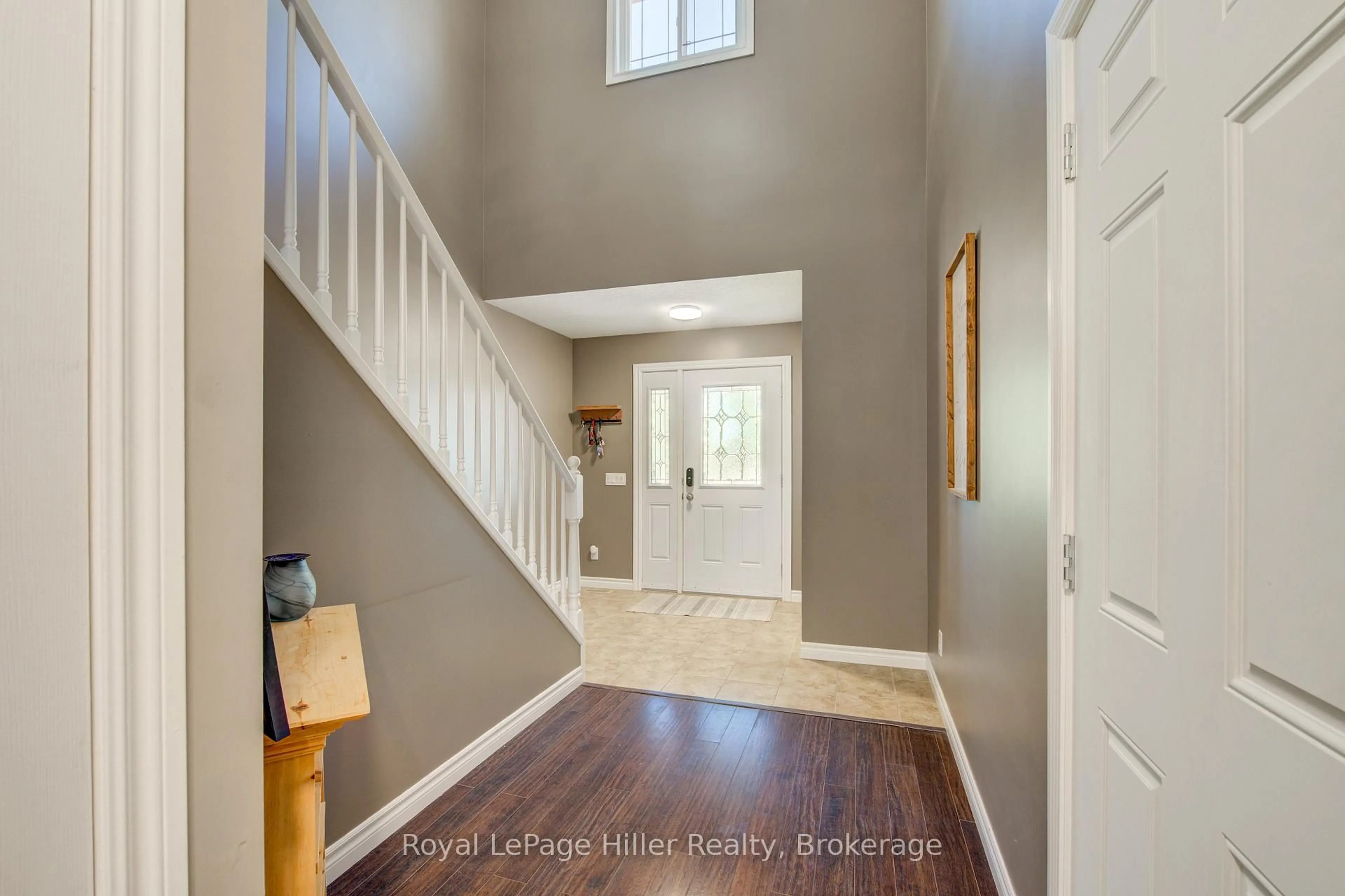 Indoor entryway for 231 Southvale Rd, St. Marys Ontario N4X 0A4