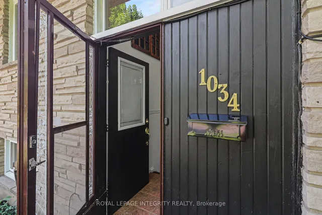 1034 Walkley Rd, Ottawa 4