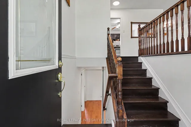 1034 Walkley Rd, Ottawa 5