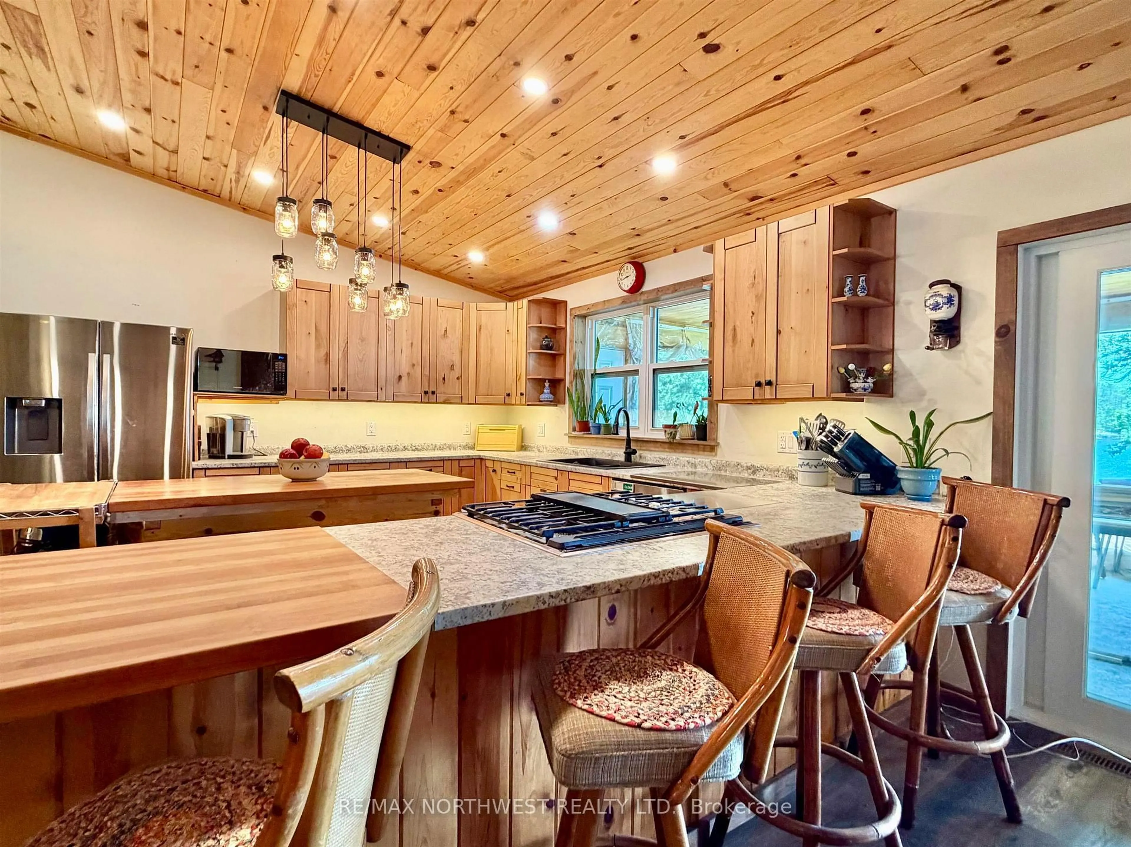 Rustic kitchen, unknown for 677 Old Station Rd, Rainy River Remote Area Ontario P9A 3M3