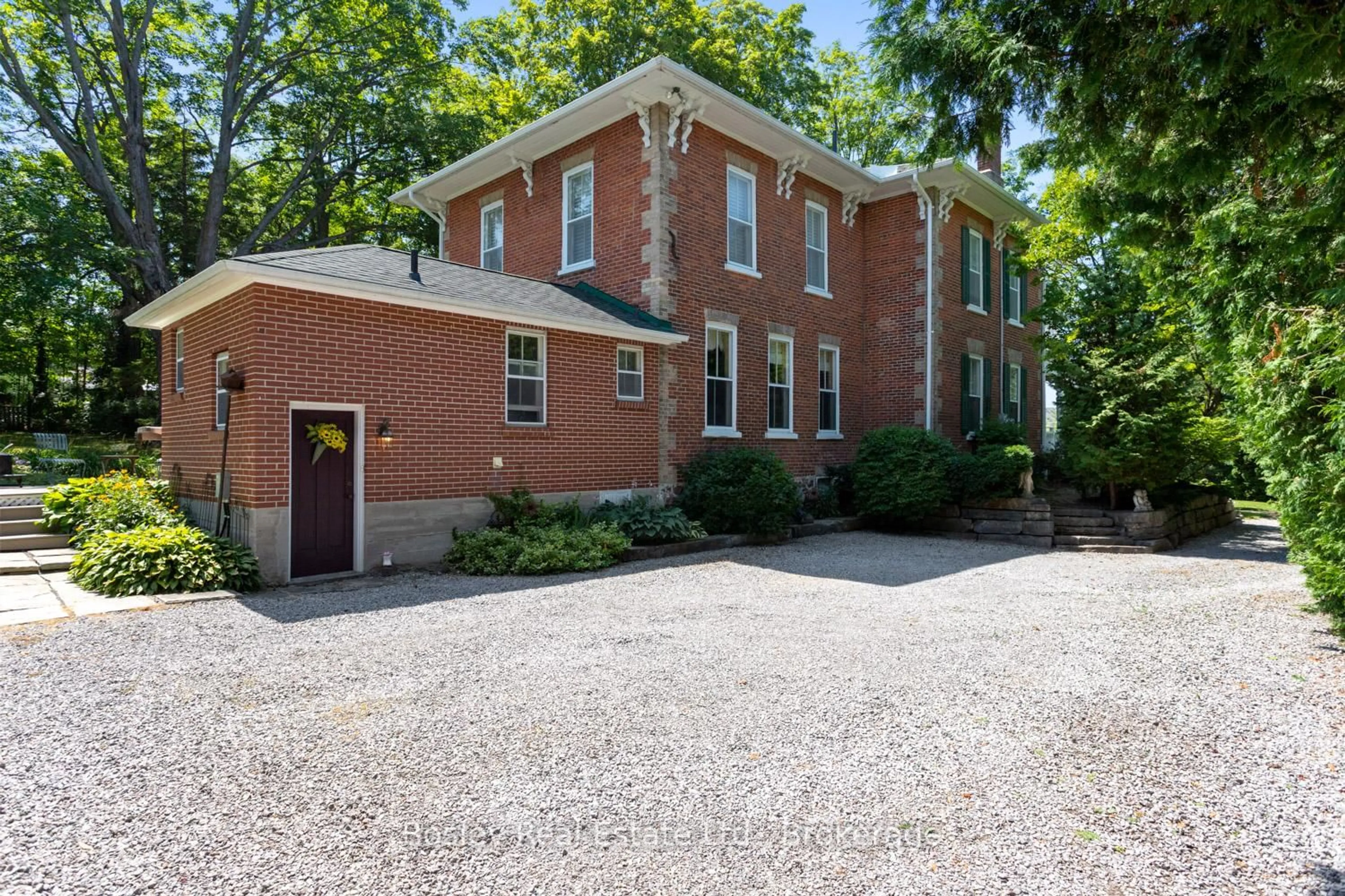 Home with brick exterior material, building for 8 Gravel Rd, Cavan Monaghan Ontario L0A 1G0