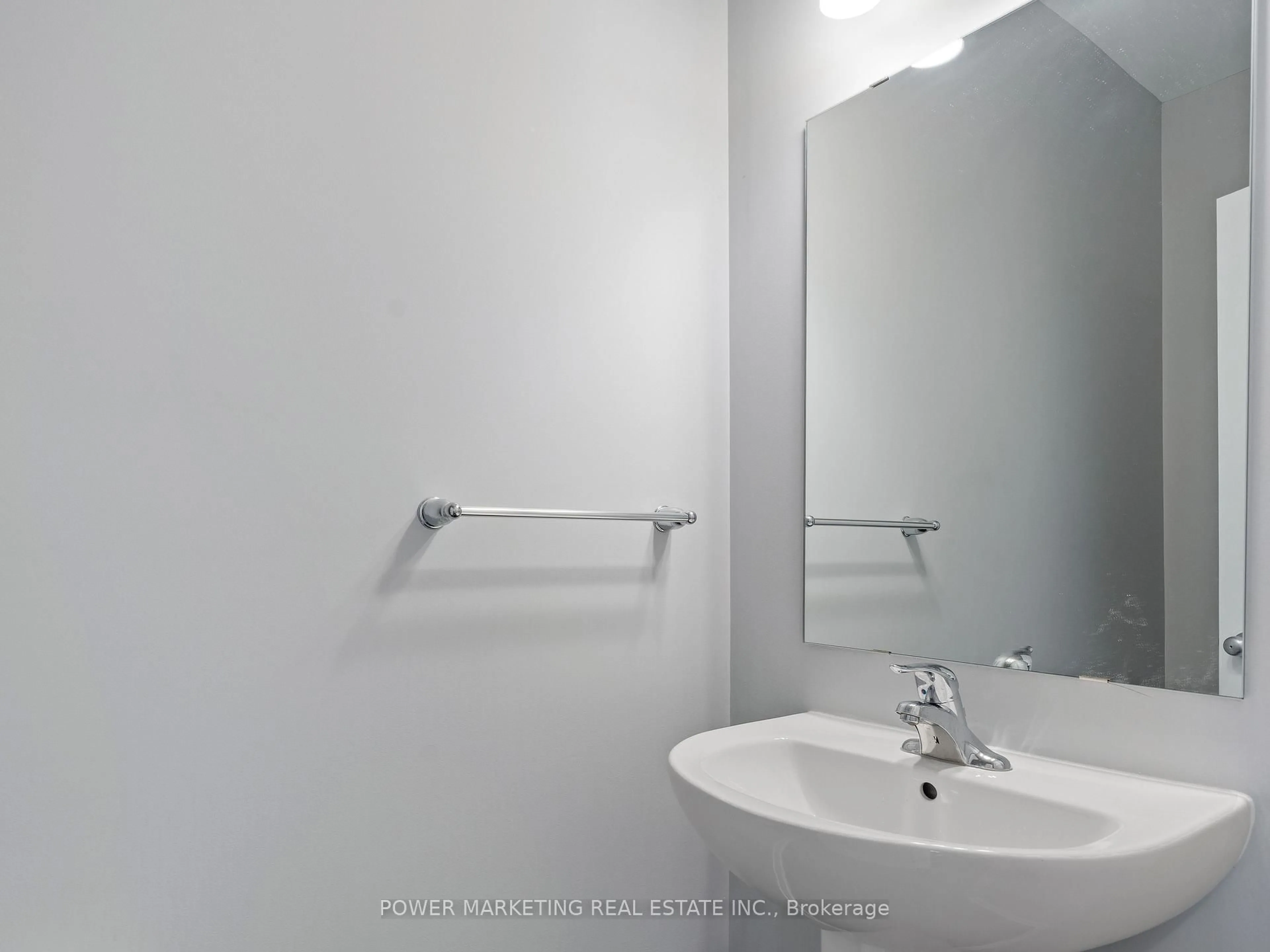 Standard bathroom, unknown for 487 COPE Dr, Ottawa Ontario K2S 1B6