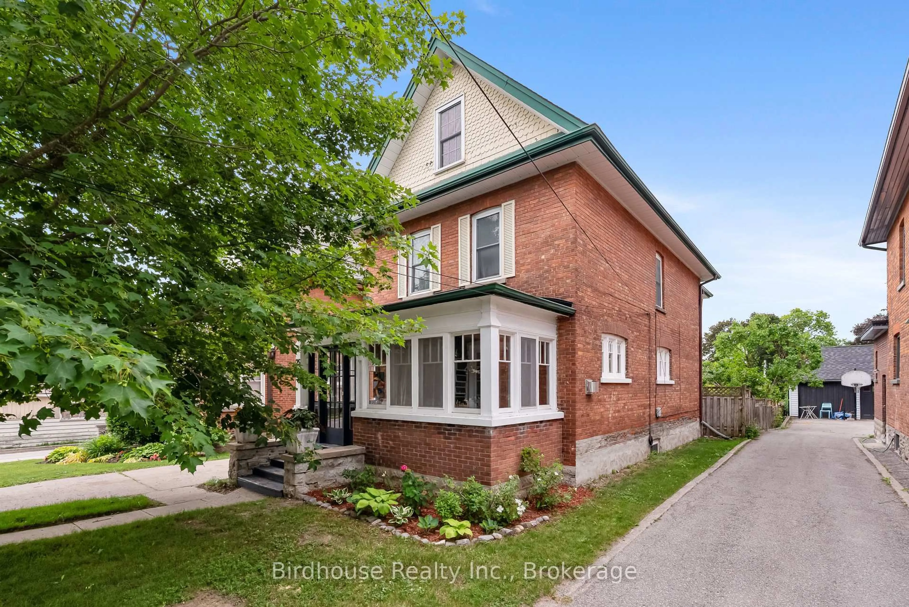 Home with brick exterior material, street for 25 Francis St, Kawartha Lakes Ontario K9V 5R8
