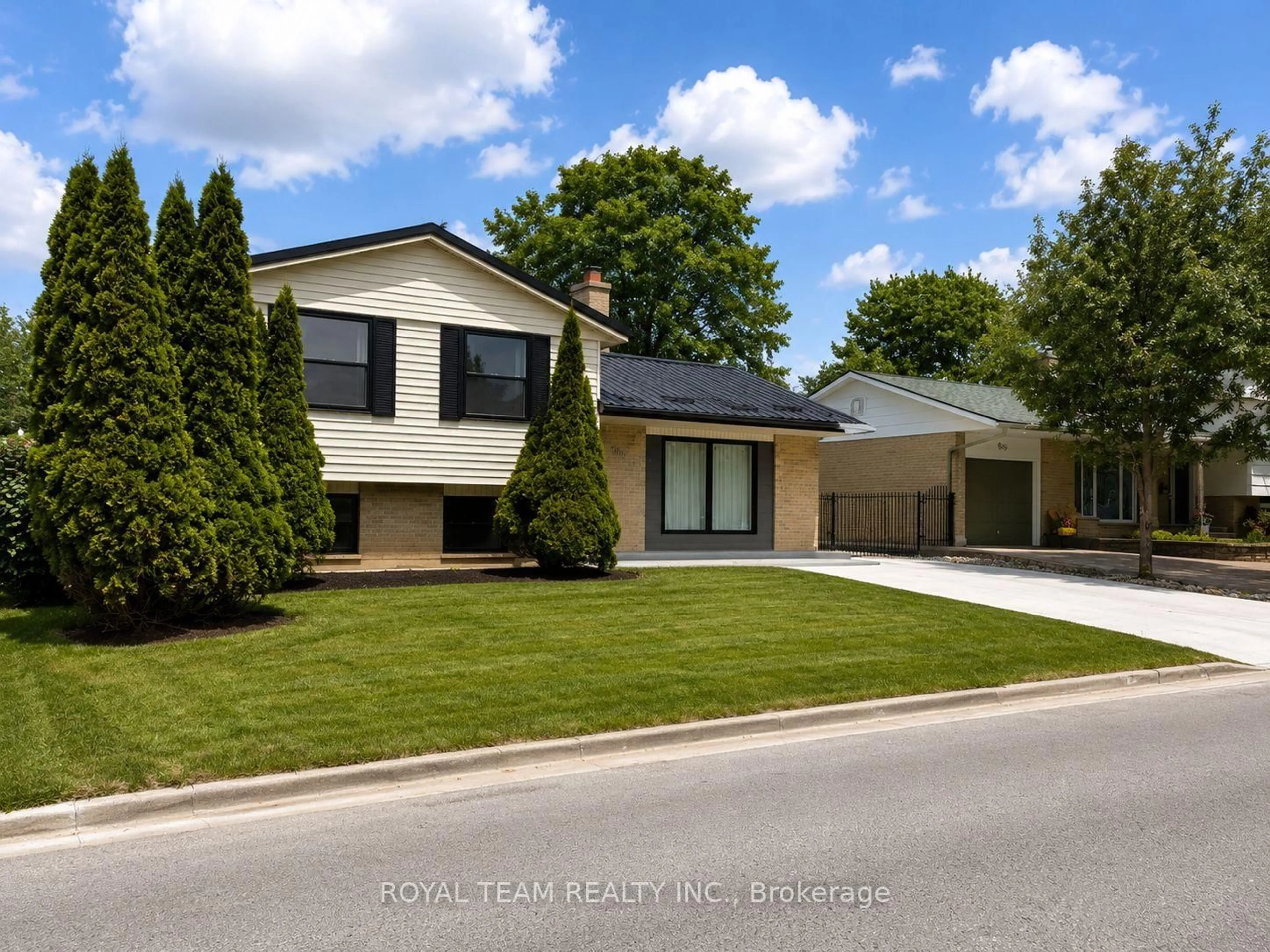 Unknown for 653 Steeplechase Dr, London South Ontario N6J 3P3