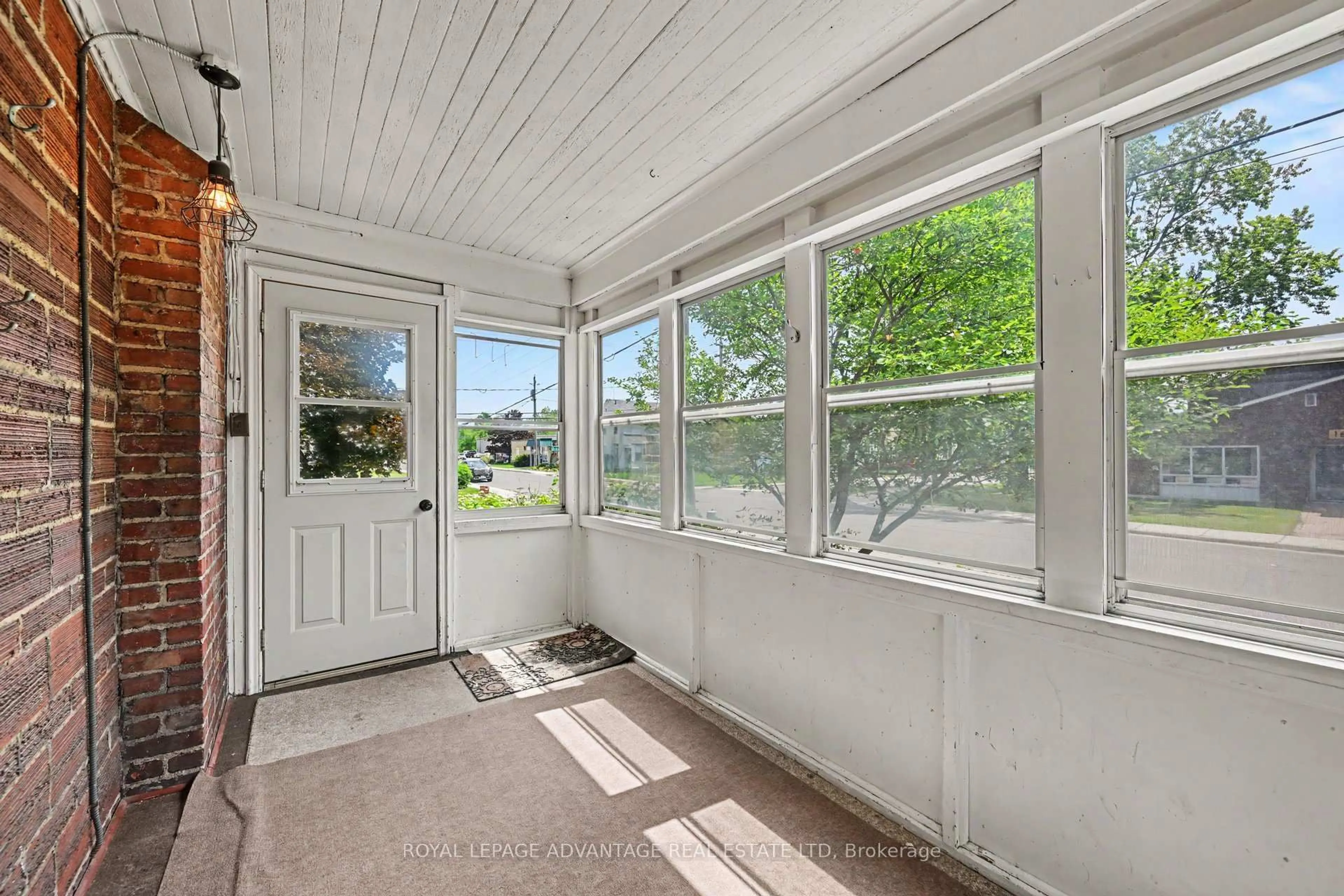 Indoor entryway for 14 Beckwith St, Perth Ontario K7H 1B3