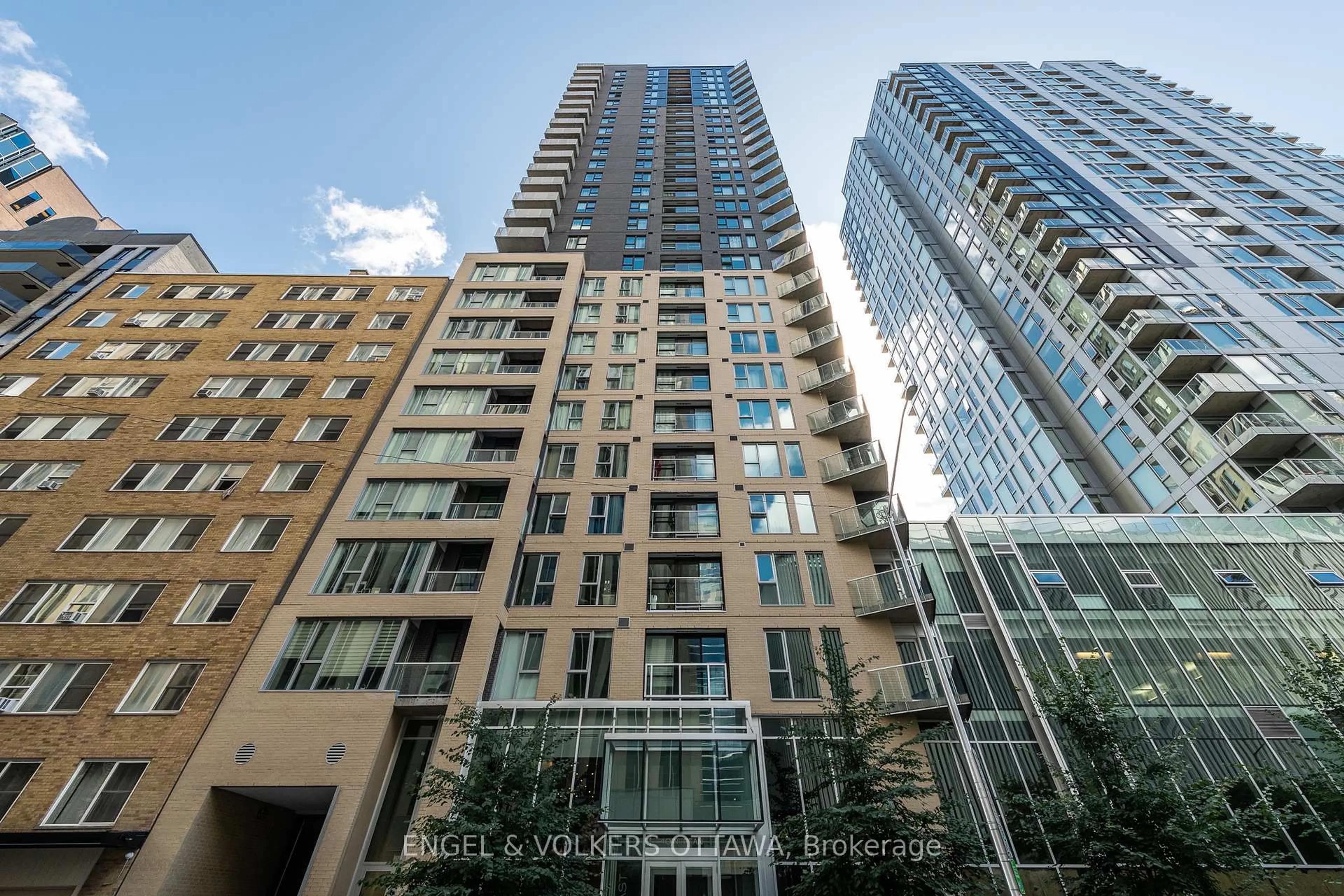 Unknown for 40 Nepean St #1103, Ottawa Ontario K2P 0X5