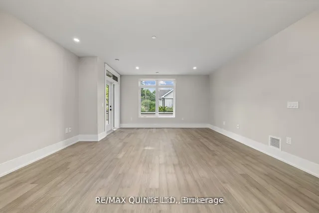 17 Cleave Ave #305, Prince Edward County 5