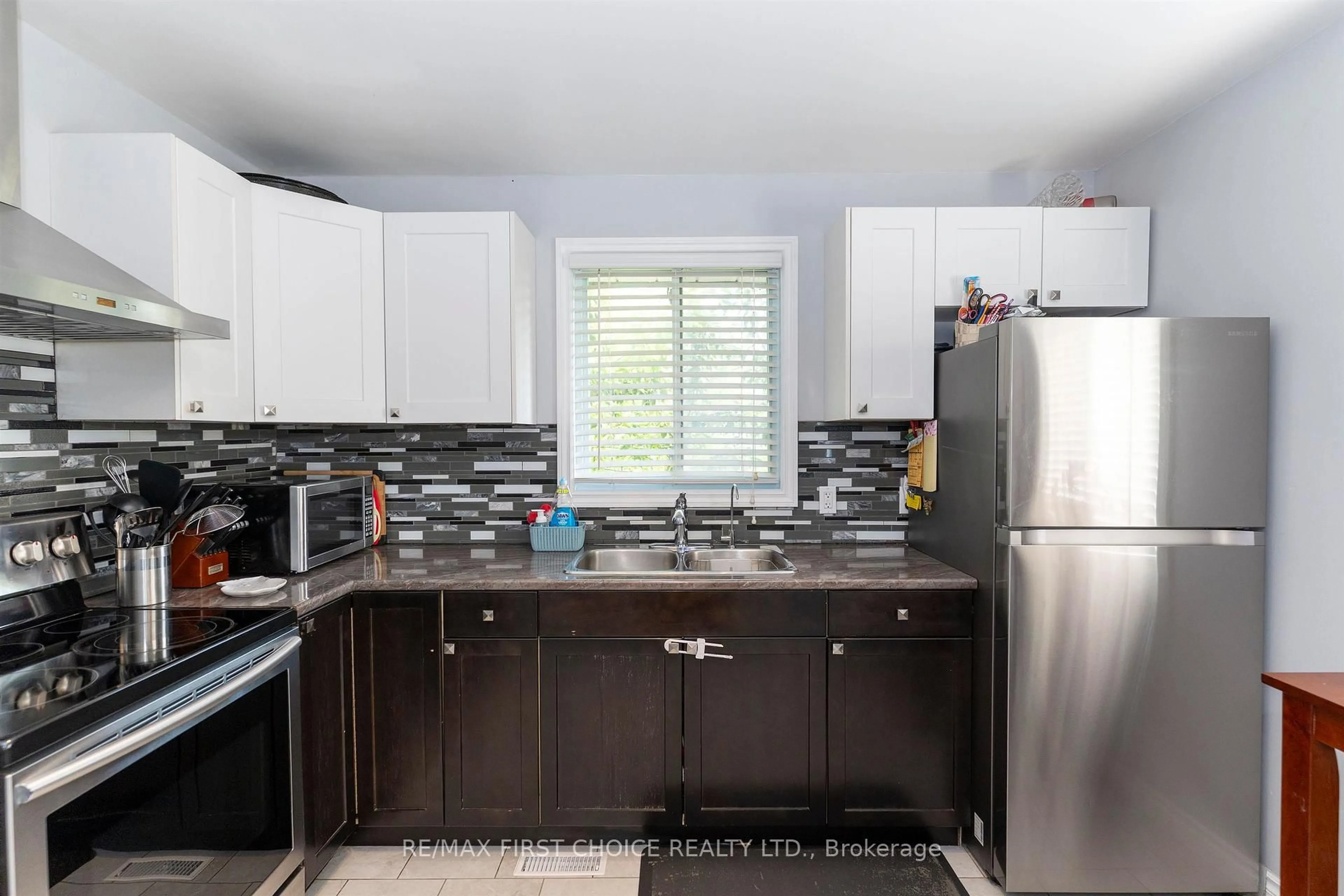 Standard kitchen, unknown for 309 Ontario St, Thunder Bay Ontario P7B 3G9
