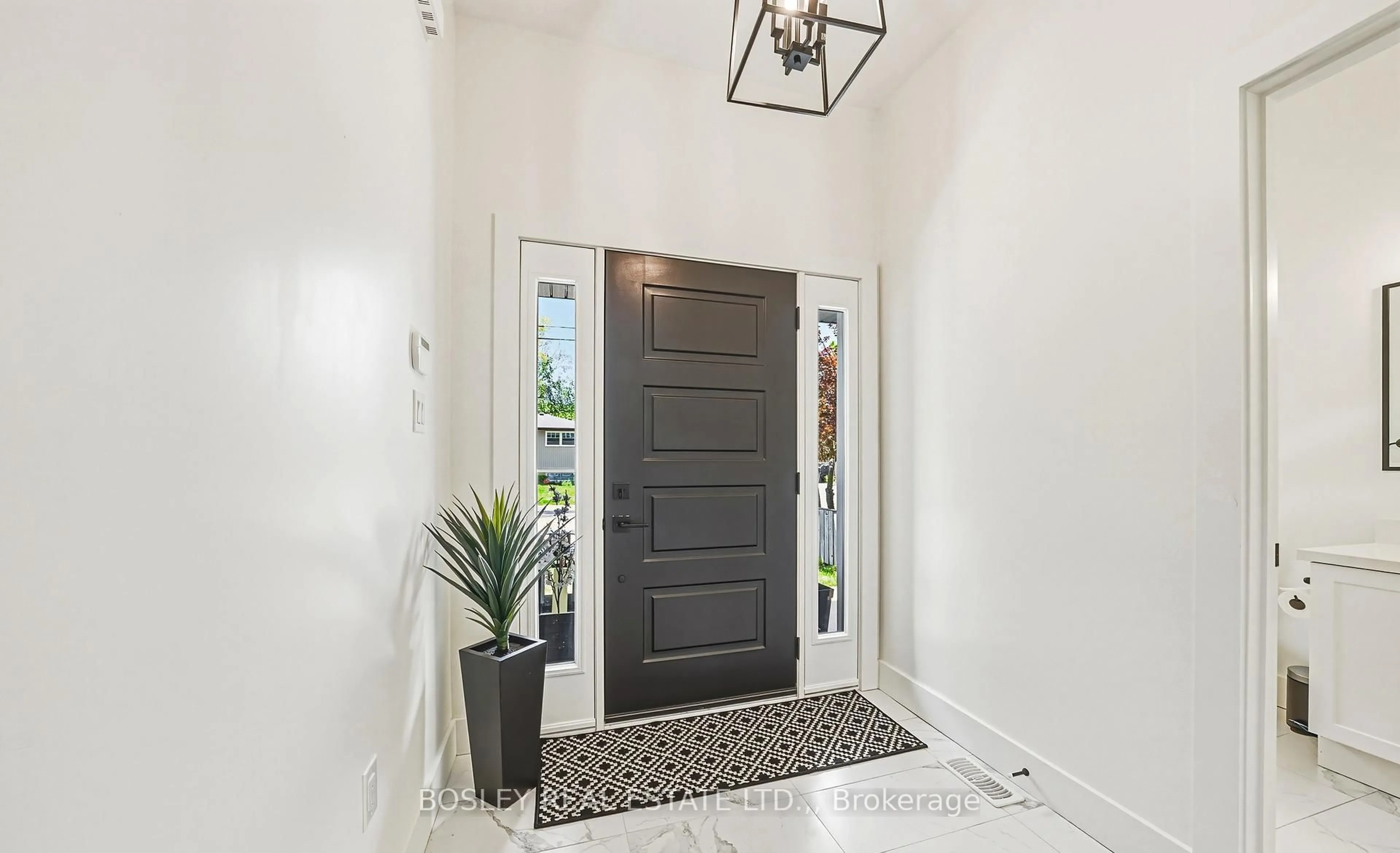 Indoor entryway for 2727 Prince William St #1, Lincoln Ontario L0R 1S0