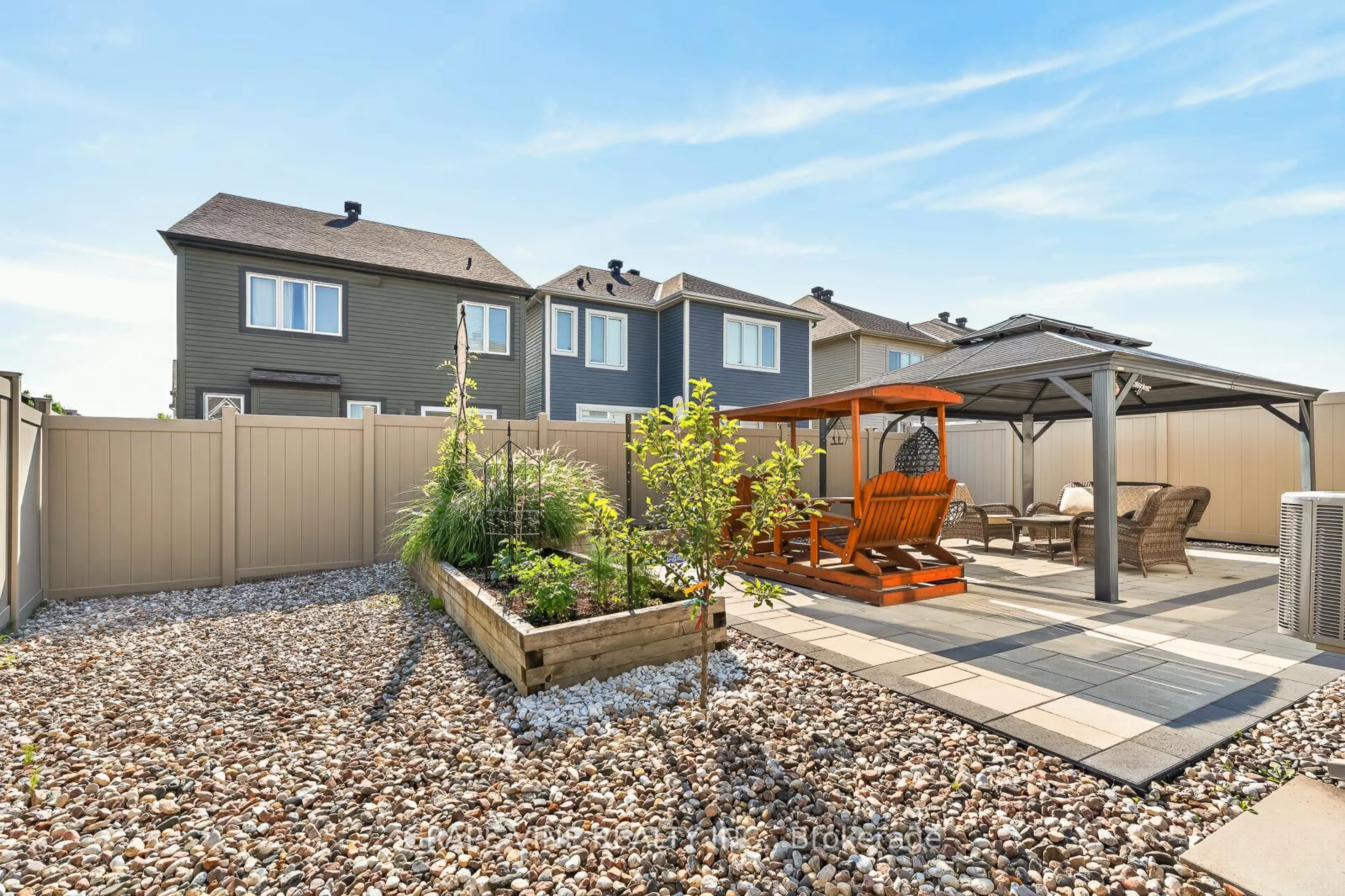 Patio, street for 720 Jerome Jodoin Dr, Ottawa Ontario K4A 1E1
