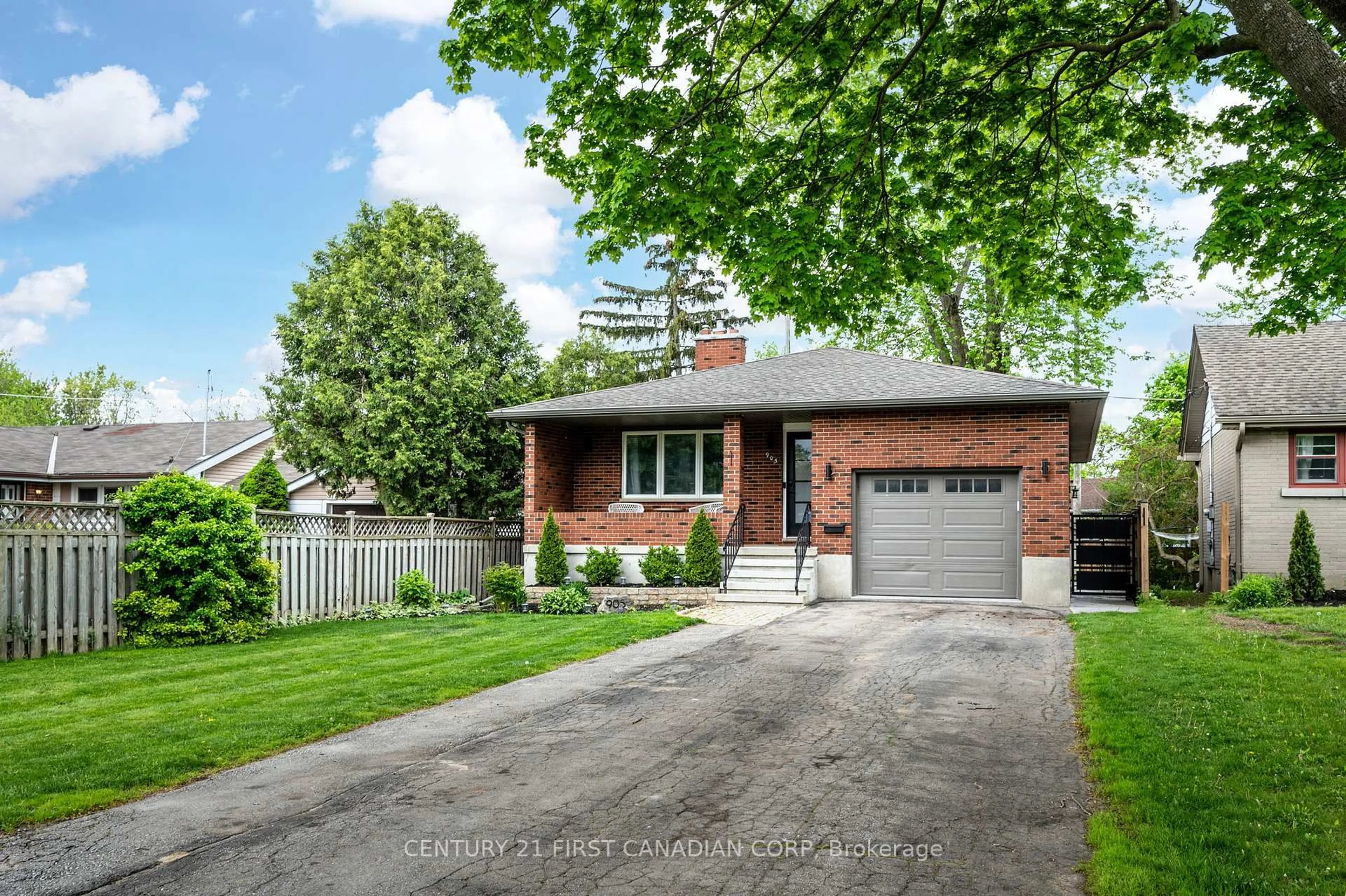 Home with brick exterior material, street for 905 Wellingsboro Rd, London South Ontario N6E 1N4