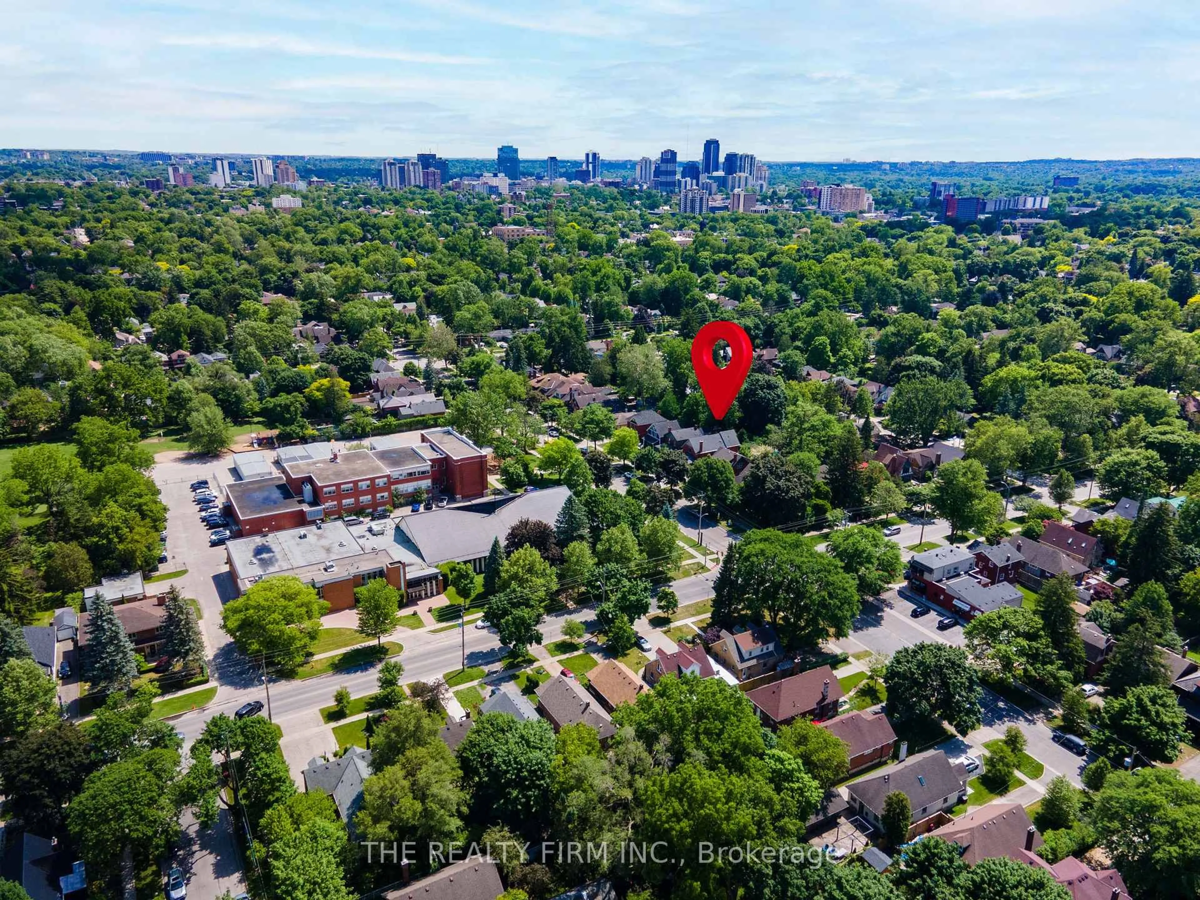 A pic from outside/outdoor area/front of a property/back of a property/a pic from drone, city buildings view from balcony for 925 Maitland St, London East Ontario N5Y 2X2