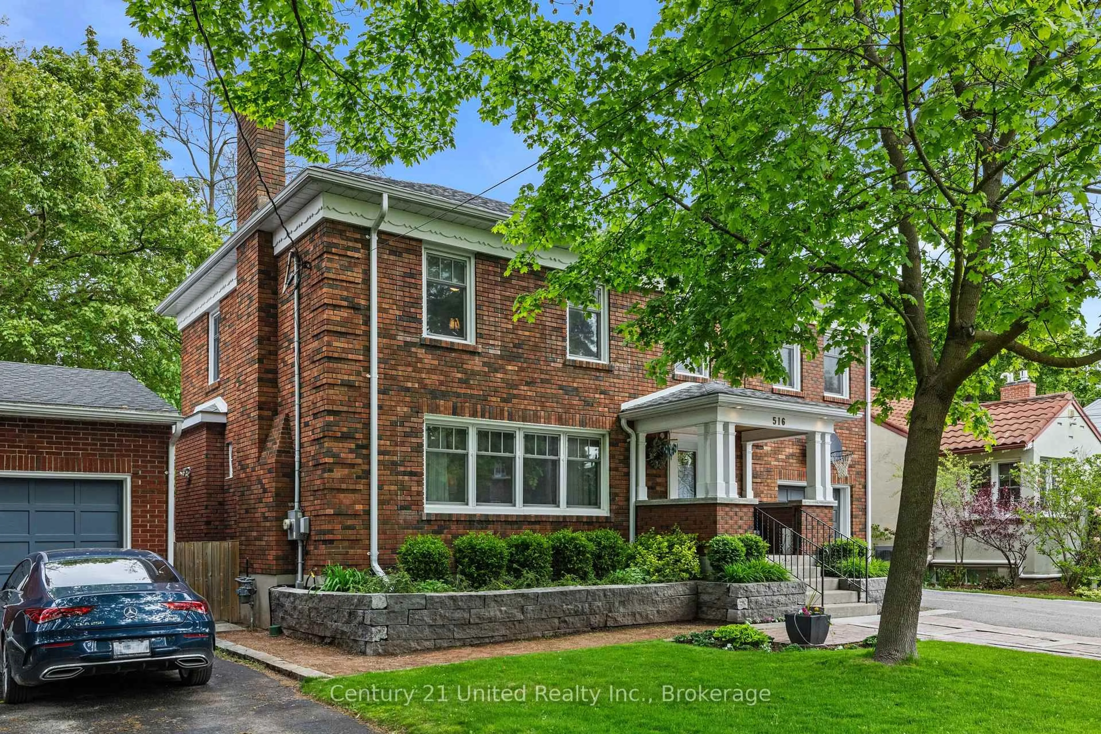 Home with brick exterior material, street for 516 Hunter St, Peterborough Ontario K9H 2N1